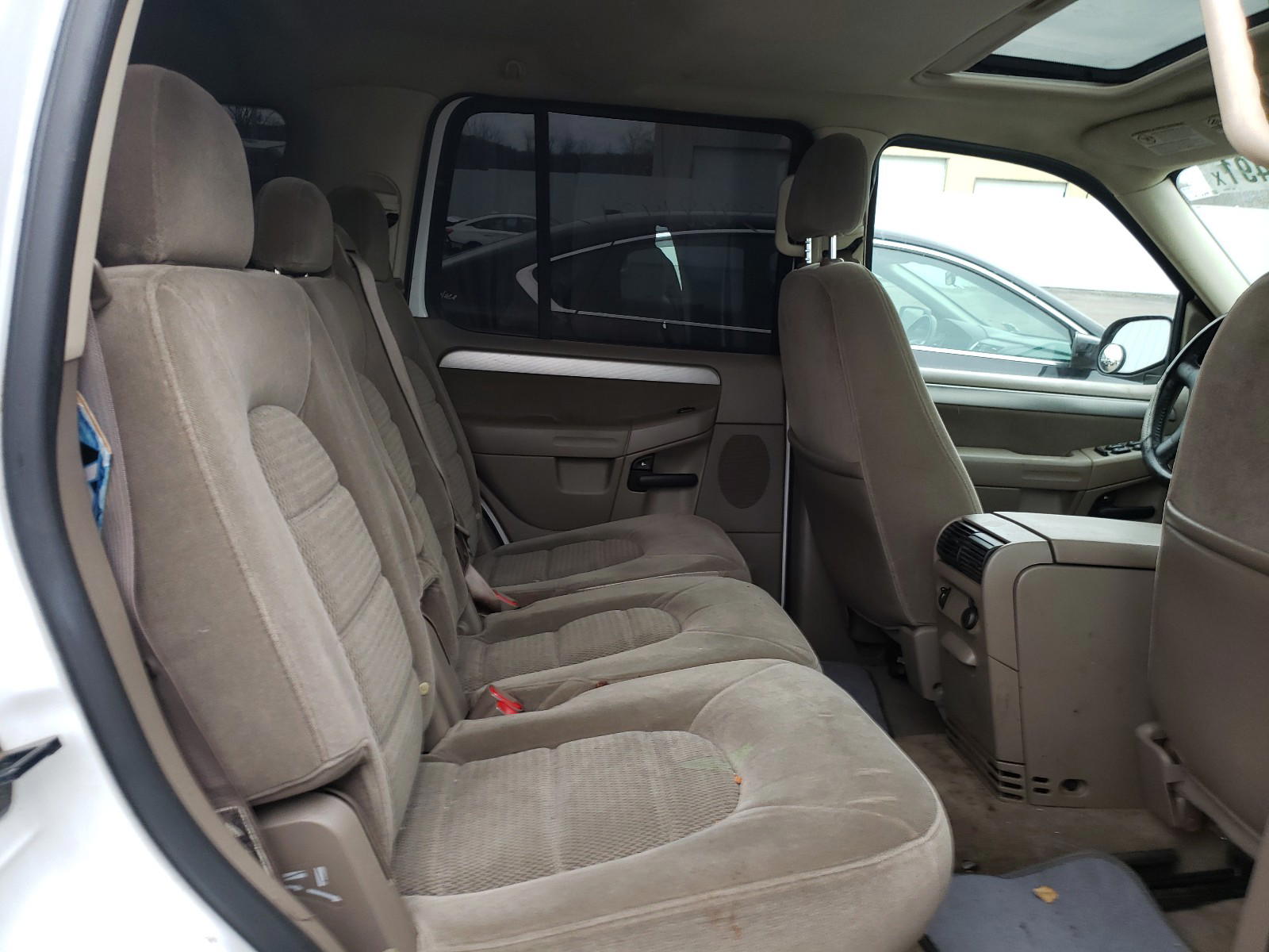 Photo 6 from auction – 2003 FORD EXPLORER X with VIN 1FMZU73W63UB34654