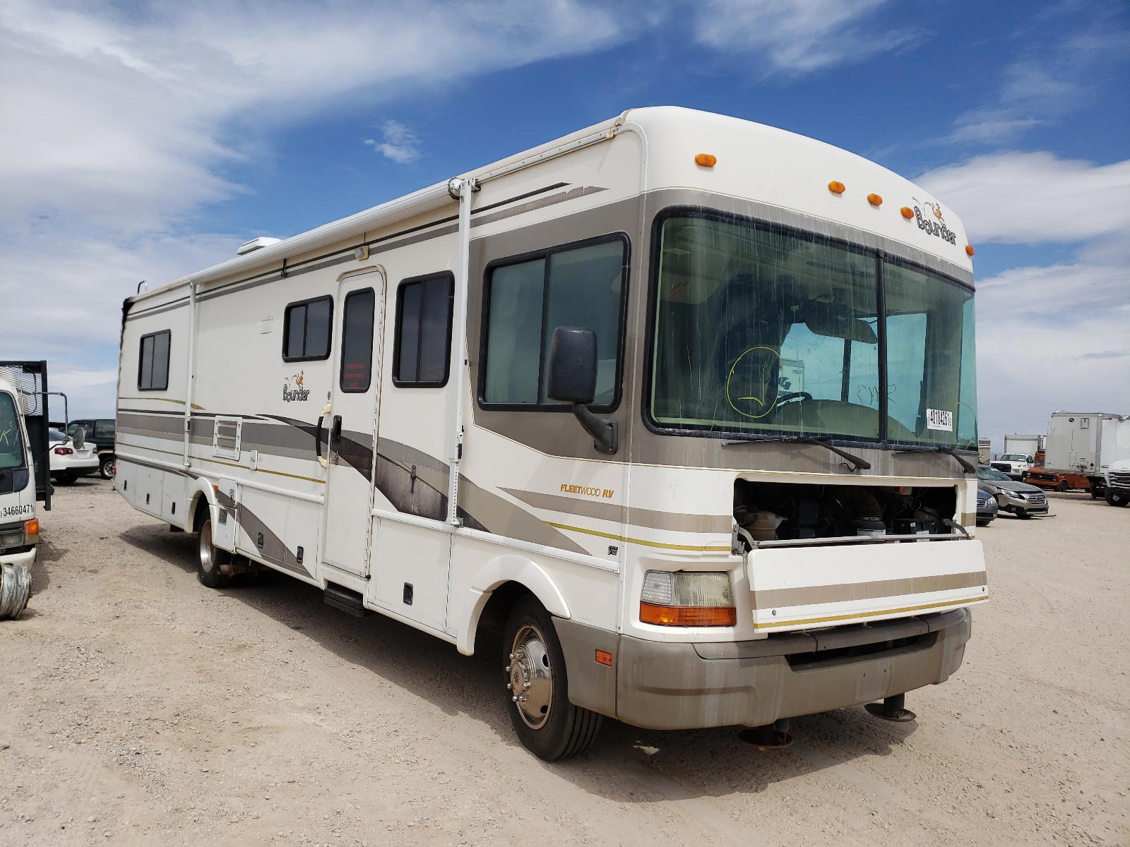 FORD F550 SUPER 2000 with VIN 1FCNF53S6Y0A07352 - Photo from auction
