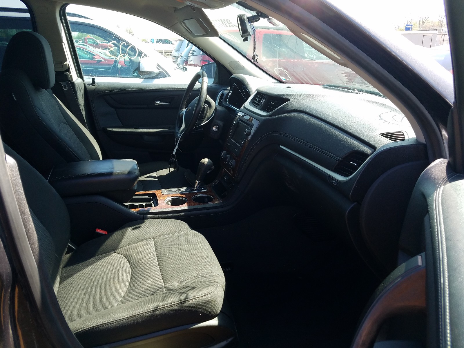Photo 5 from auction – 2013 CHEVROLET TRAVERSE L with VIN 1GNKRGKD2DJ132028