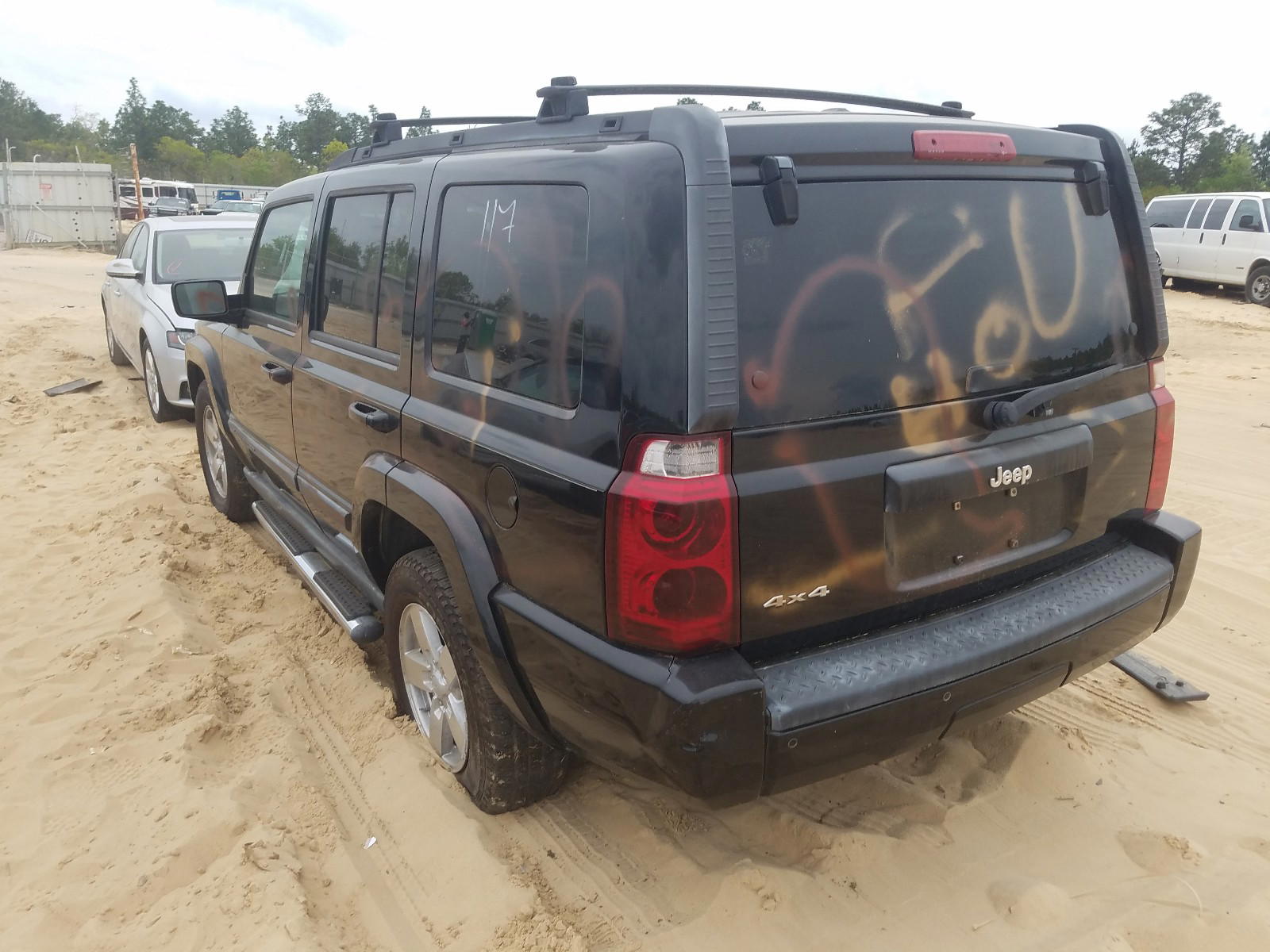 Photo 3 from auction – 2008 JEEP COMMANDER with VIN 1J8HH48KX8C167381