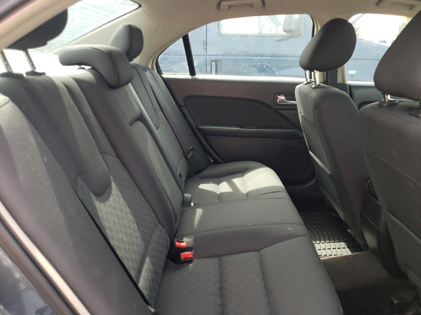Photo 6 from auction – 2011 FORD FUSION with VIN 3FAHP0HA2BR223709