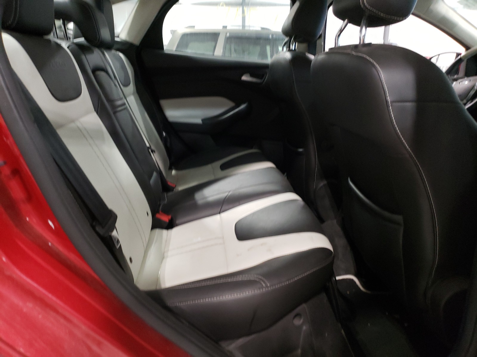 Photo 6 from auction – 2012 FORD FOCUS TITA with VIN 1FAHP3J28CL386143