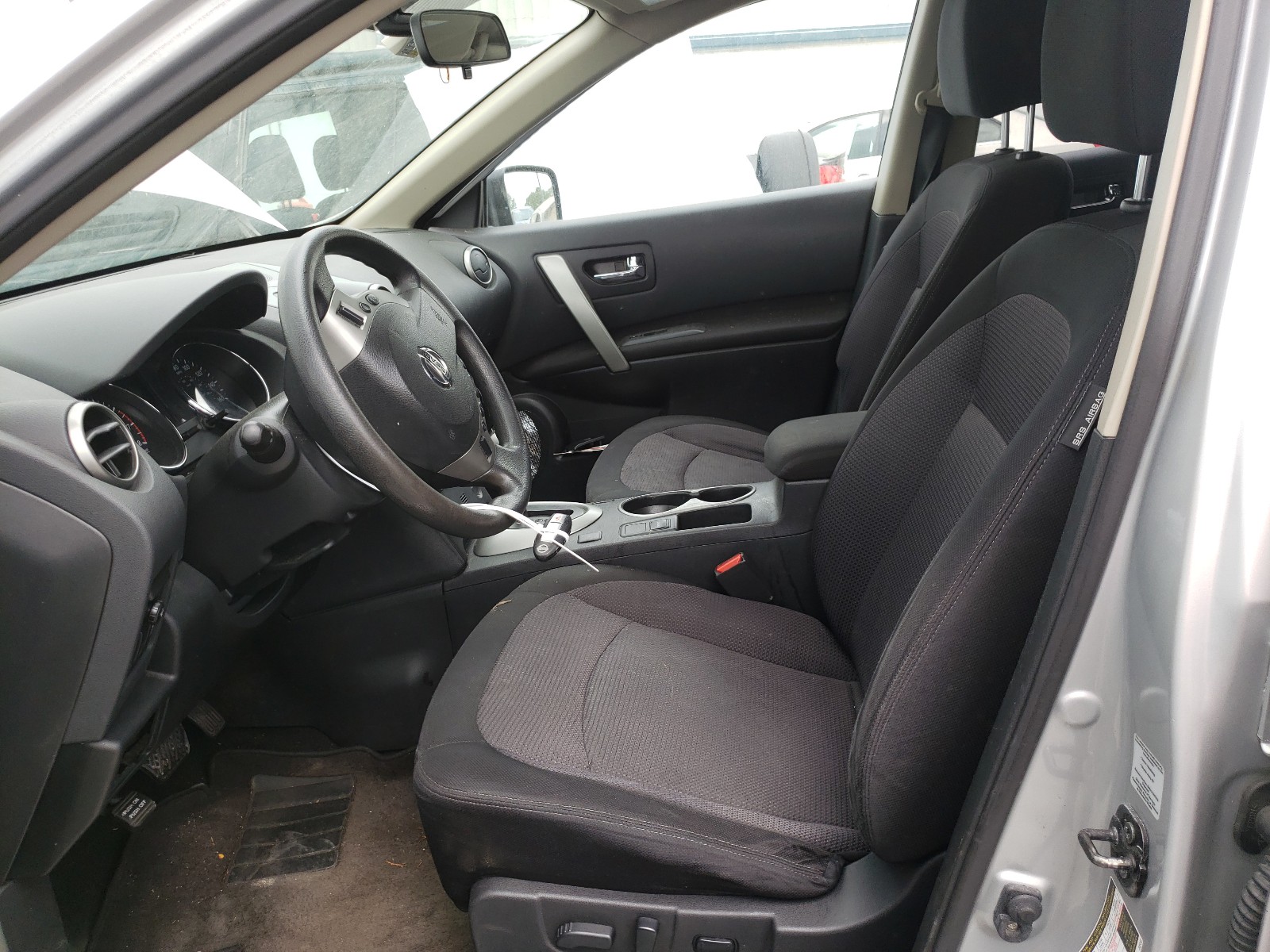 Photo 5 from auction – 2013 NISSAN ROGUE S with VIN JN8AS5MV2DW129642