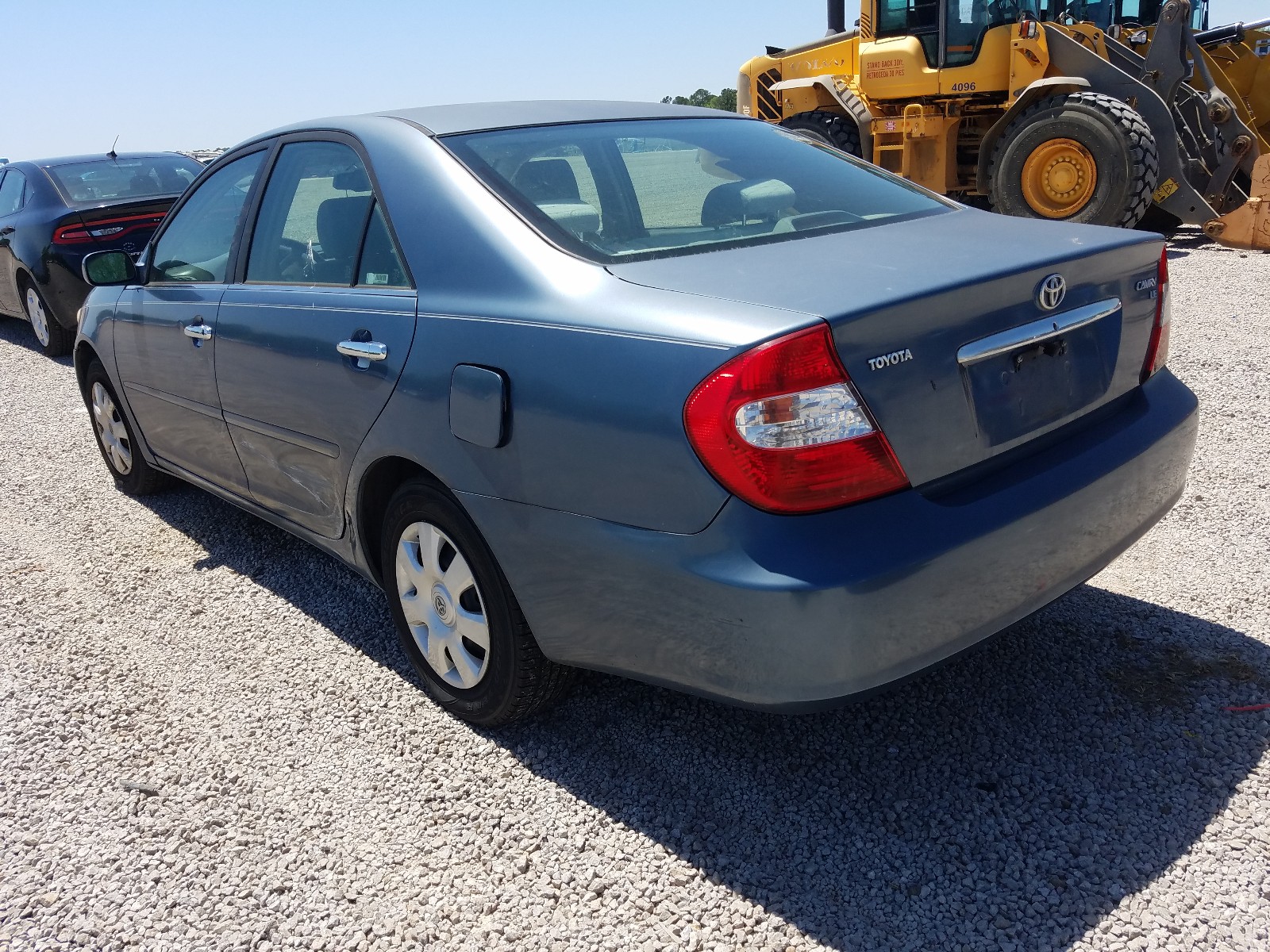 Photo 3 from auction – 2004 TOYOTA CAMRY LE with VIN JTDBE32K640272133