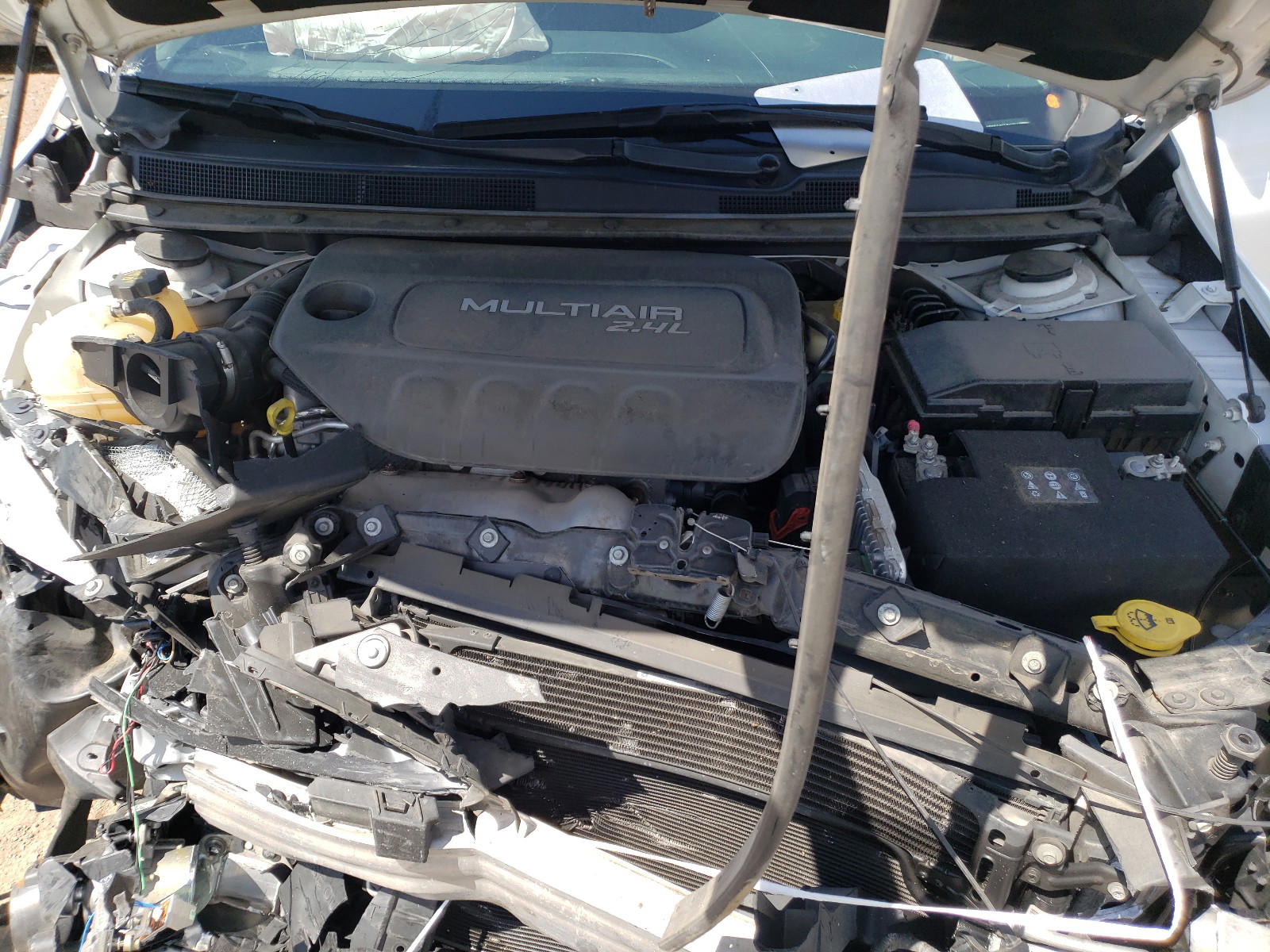 Photo 7 from auction – 2016 CHRYSLER 200 LIMITE with VIN 1C3CCCAB1GN104066