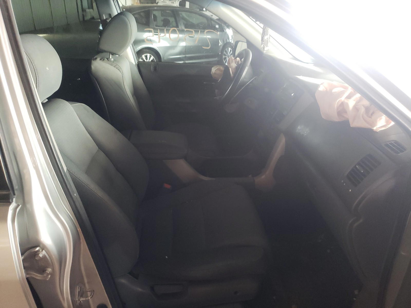Photo 5 from auction – 2006 HONDA PILOT LX with VIN 5FNYF28186B051489