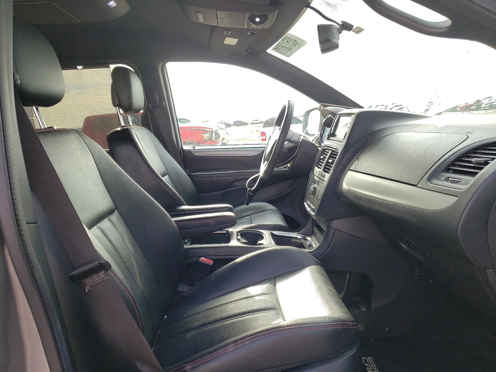 Photo 5 from auction – 2017 DODGE GRAND CARA with VIN 2C4RDGEG0HR824799