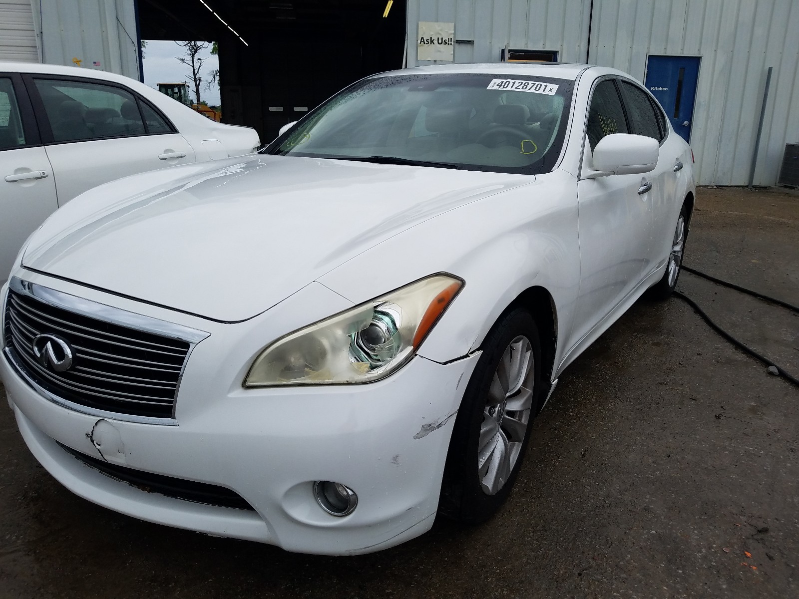 Photo 2 from auction – 2011 INFINITI M37 with VIN JN1BY1AP5BM323641
