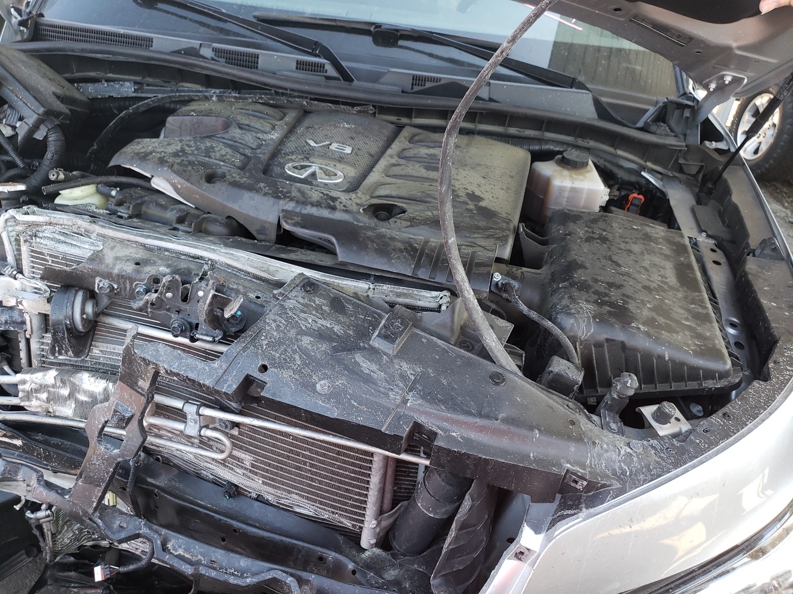 Photo 7 from auction – 2015 INFINITI QX80 with VIN JN8AZ2ND6F9770486