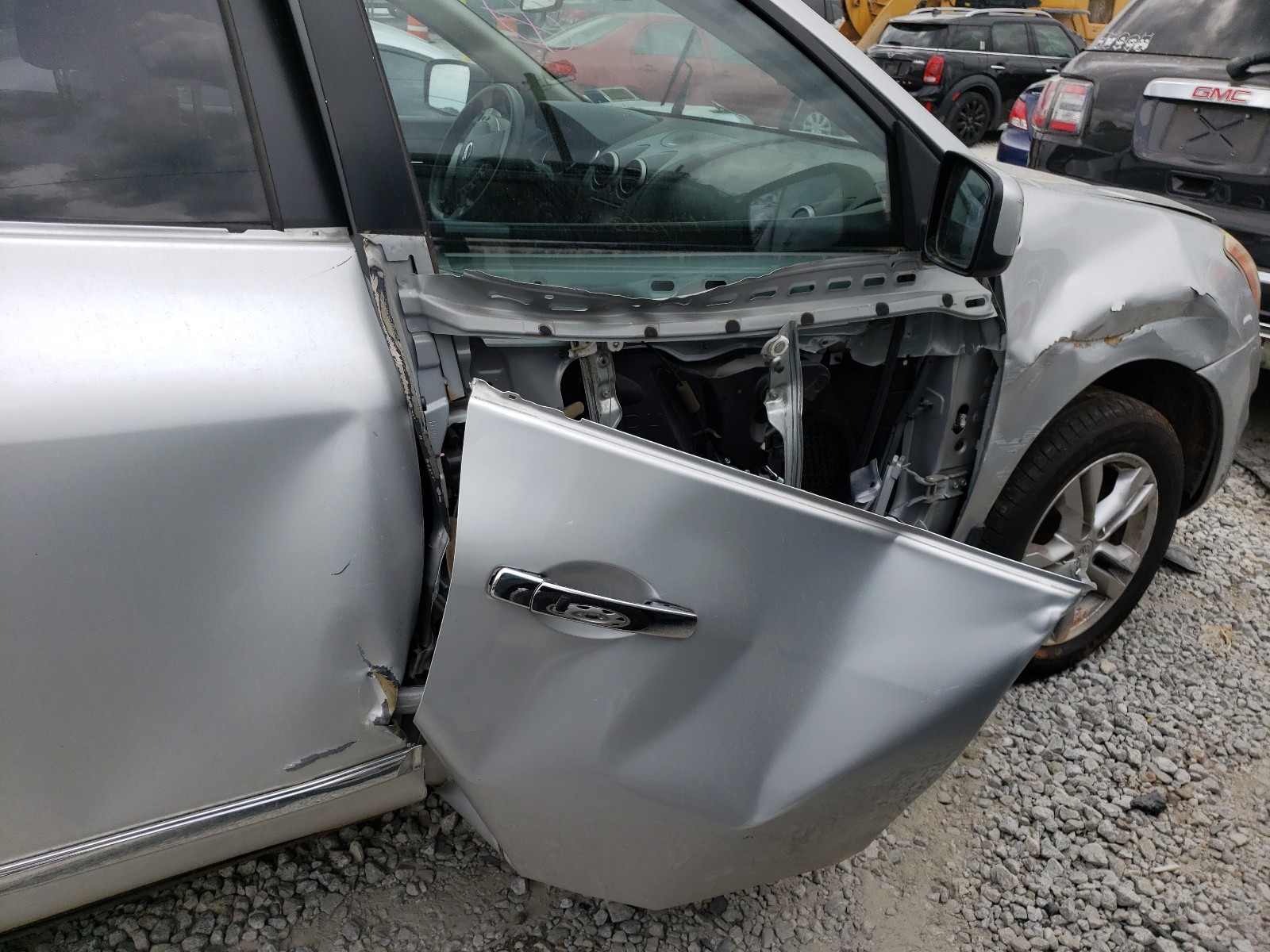 Photo 9 from auction – 2013 NISSAN ROGUE S with VIN JN8AS5MV2DW129642