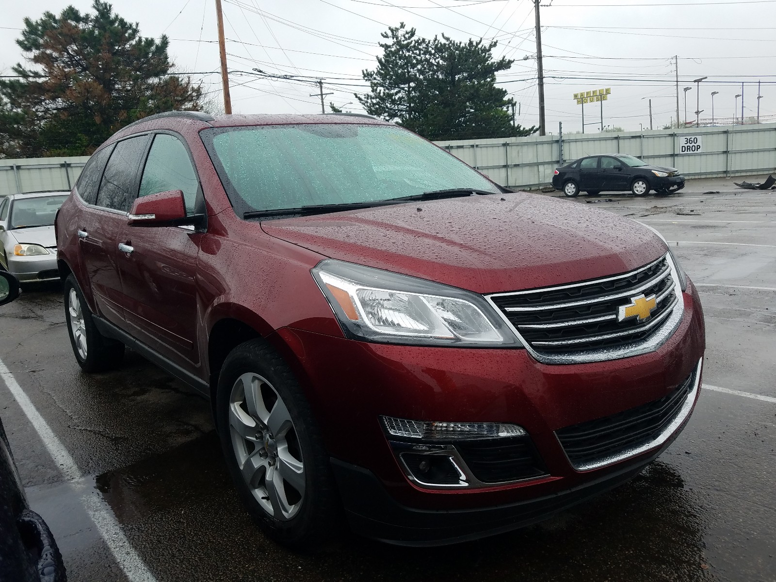 CHEVROLET TRAVERSE L 2017 with VIN 1GNKRGKD7HJ279550 - Photo from auction