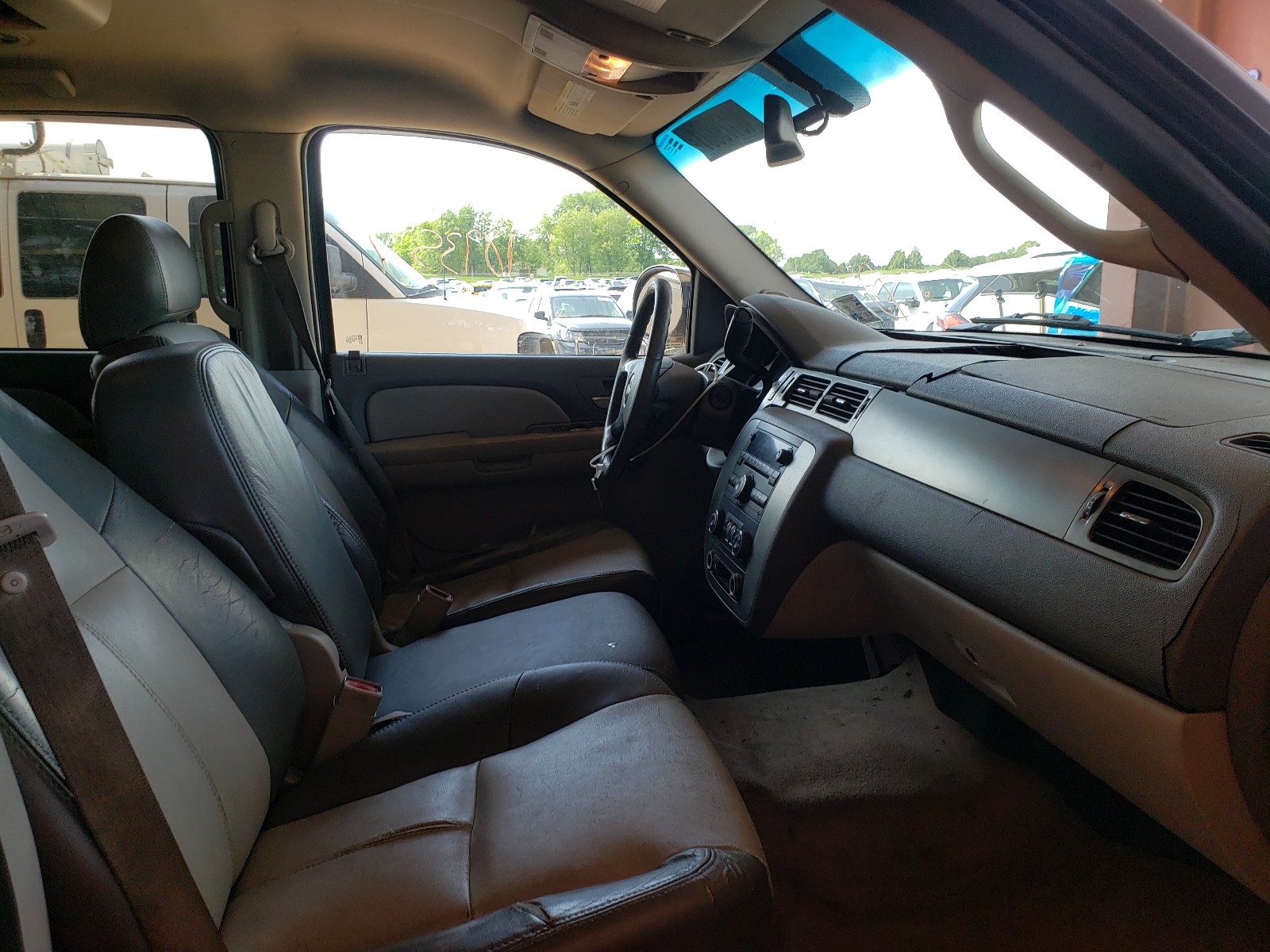 Photo 5 from auction – 2007 CHEVROLET TAHOE C150 with VIN 1GNFC13C07R254253