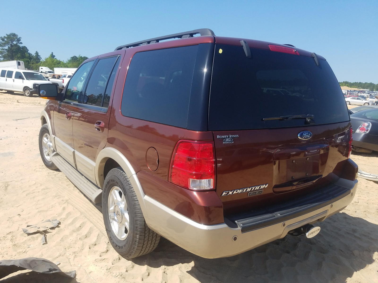 Photo 3 from auction – 2006 FORD EXPEDITION with VIN 1FMPU17516LA39158