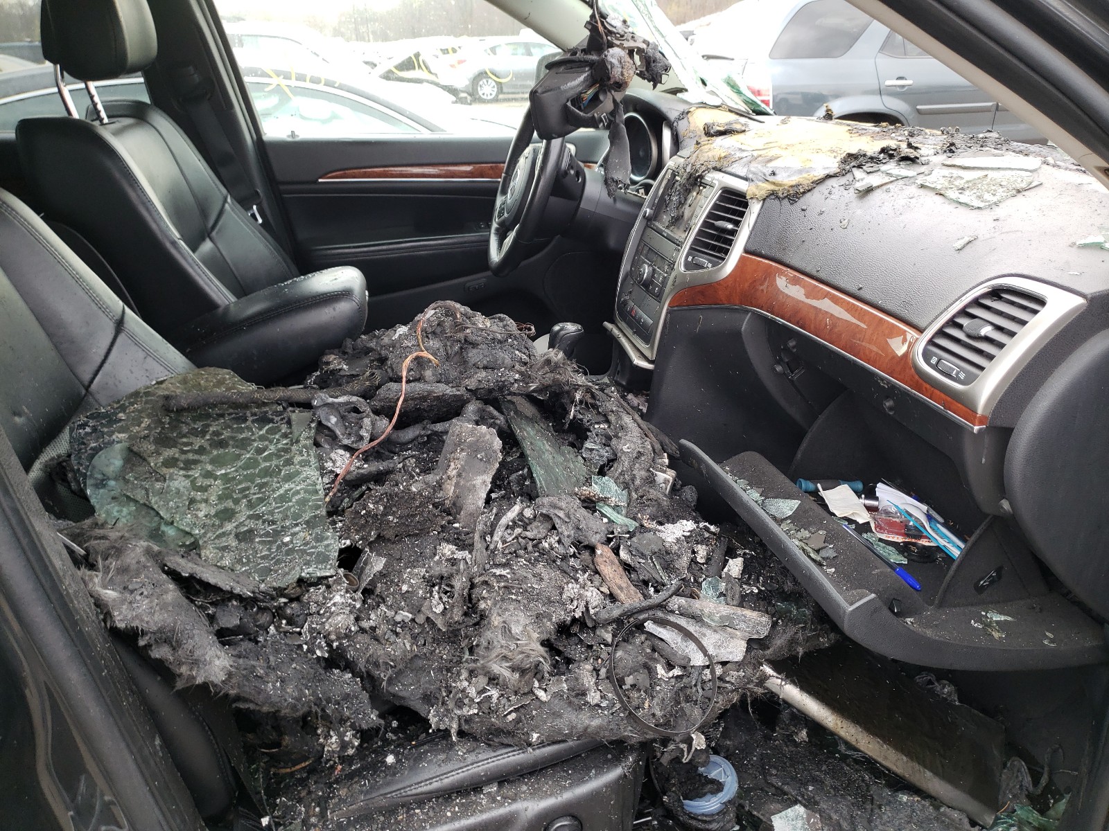 Zdjęcie 5 z aukcji – 2011 JEEP GRAND CHER z VIN 1J4RR5GG2BC655155