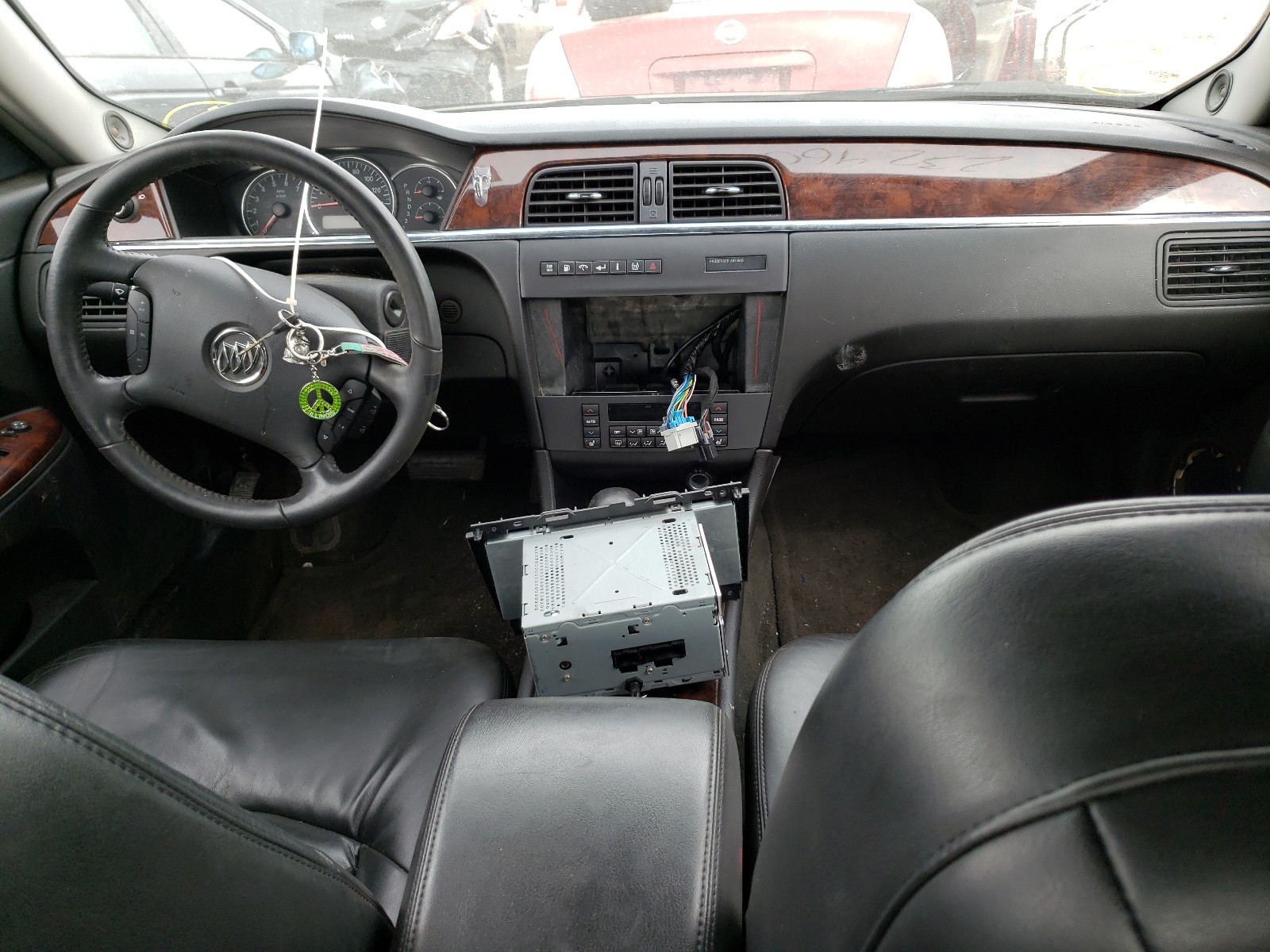 Photo 9 from auction – 2008 BUICK LACROSSE C with VIN 2G4WD582281150589