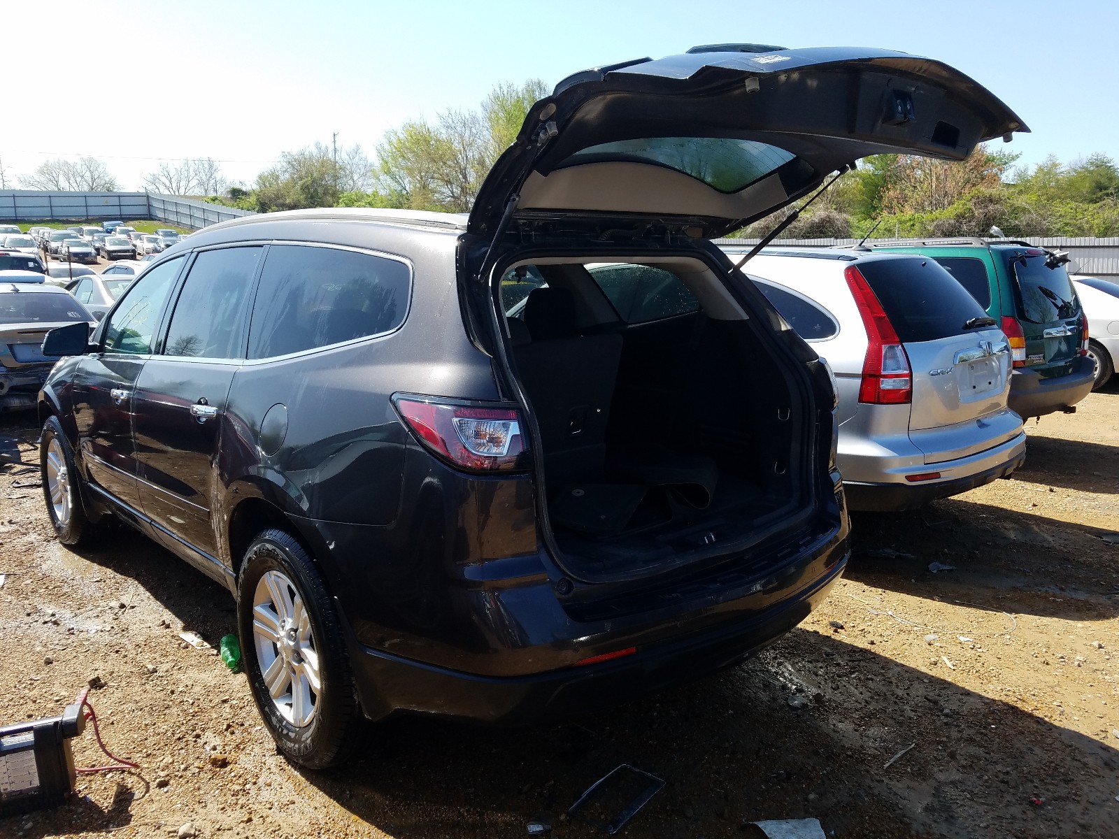 Photo 3 from auction – 2013 CHEVROLET TRAVERSE L with VIN 1GNKRGKD2DJ132028