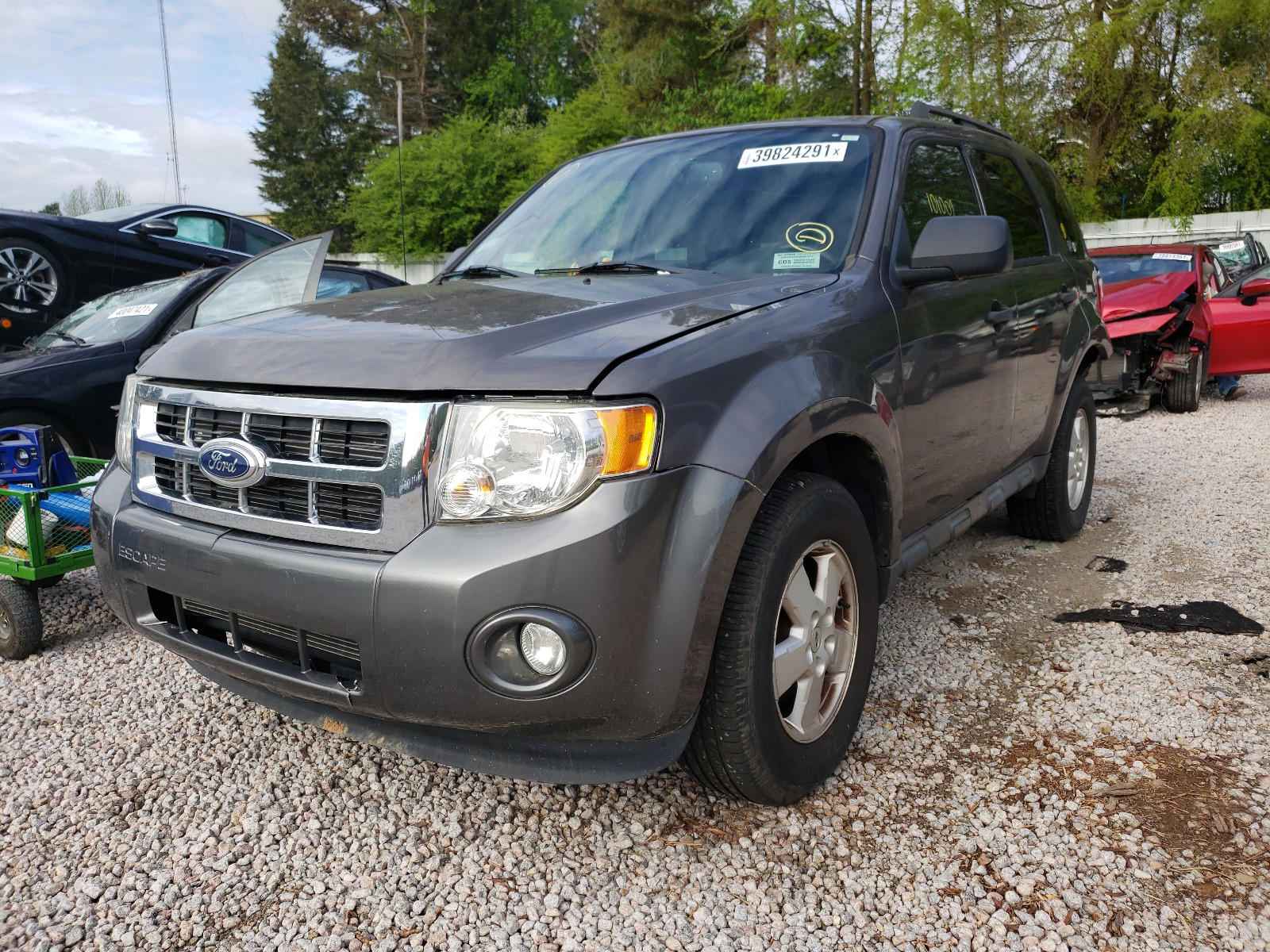 Photo 2 from auction – 2011 FORD ESCAPE XLT with VIN 1FMCU0D75BKC59630