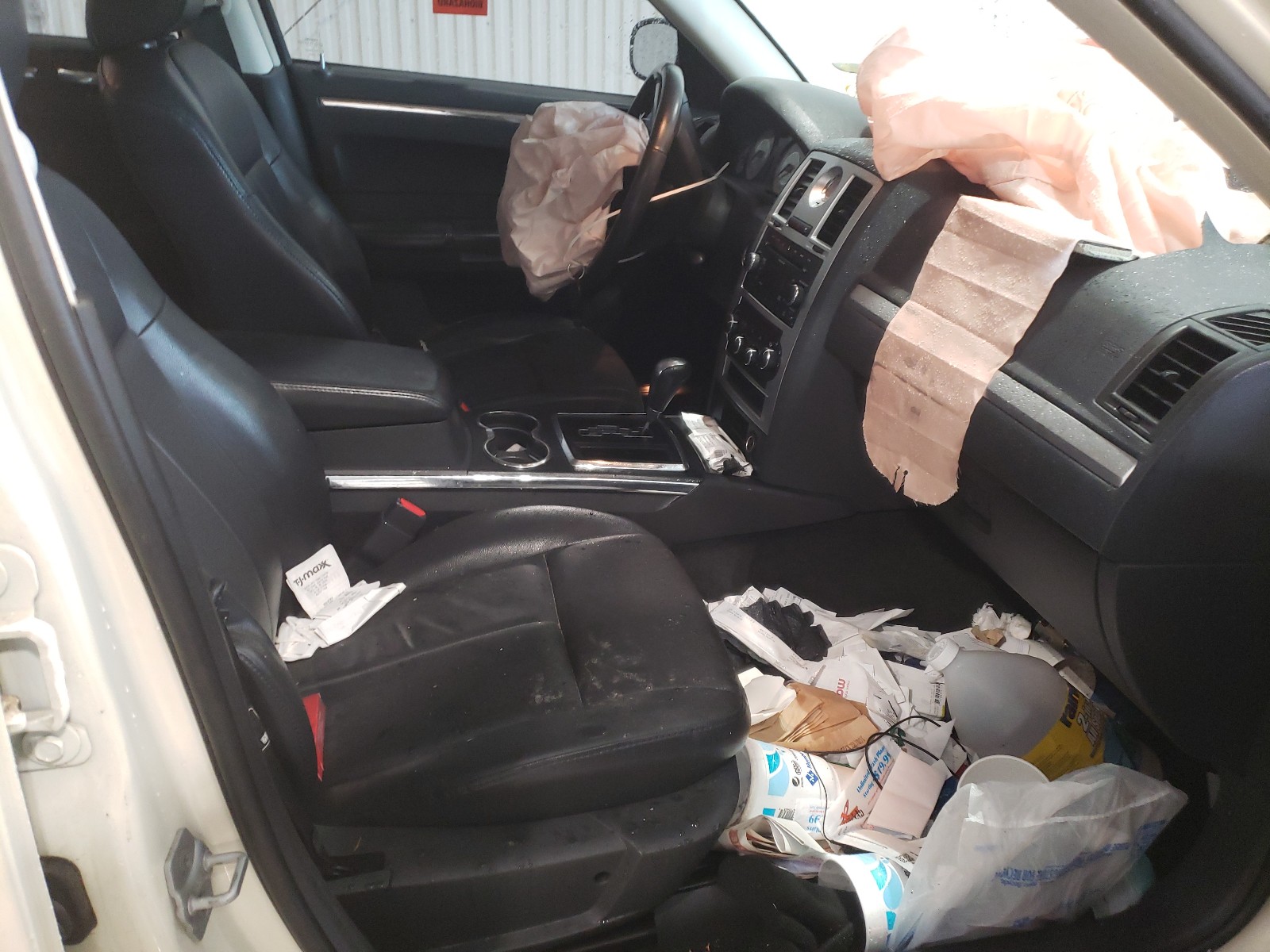 Photo 5 from auction – 2010 CHRYSLER 300 TOURIN with VIN 2C3CA5CV6AH326790