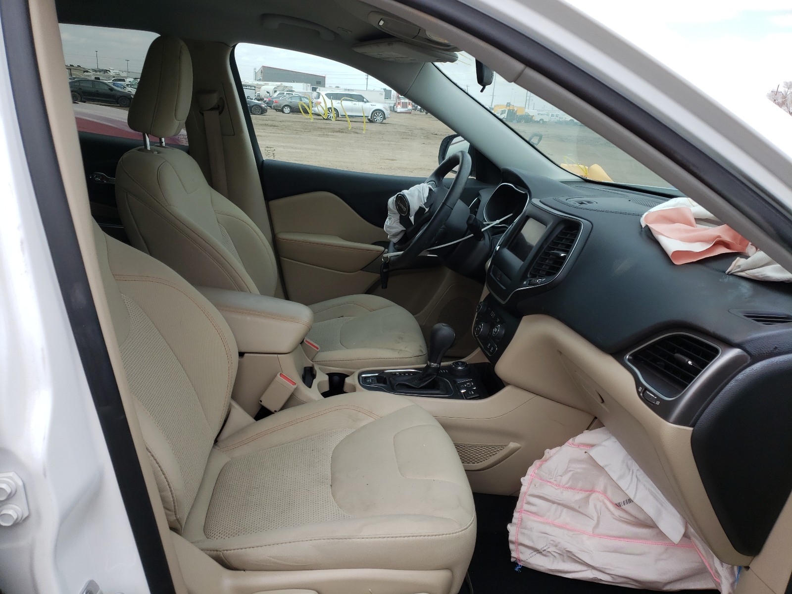 Photo 5 from auction – 2019 JEEP CHEROKEE L with VIN 1C4PJMCB4KD394730