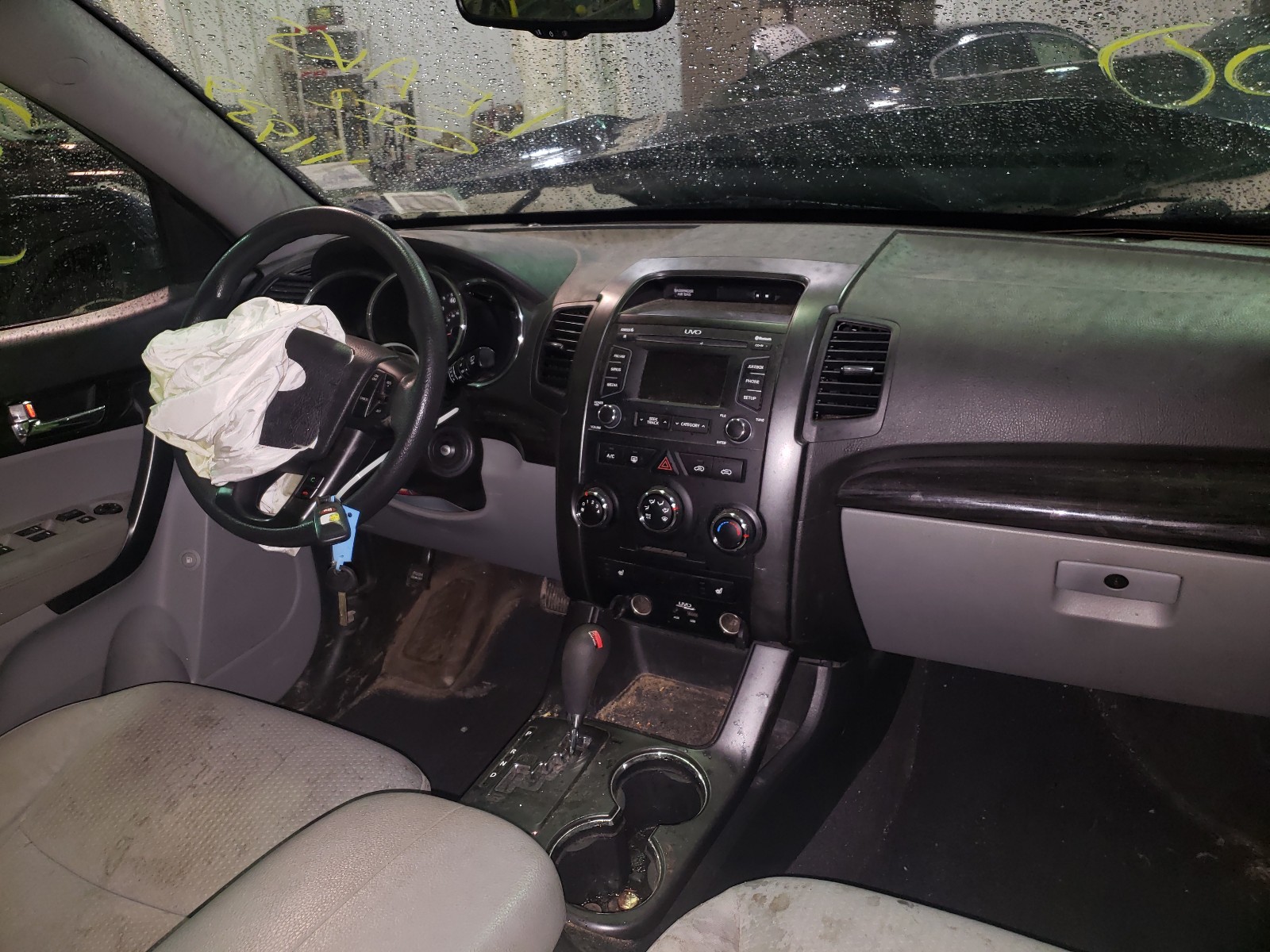 Photo 9 from auction – 2013 KIA SORENTO LX with VIN 5XYKTCA60DG401407