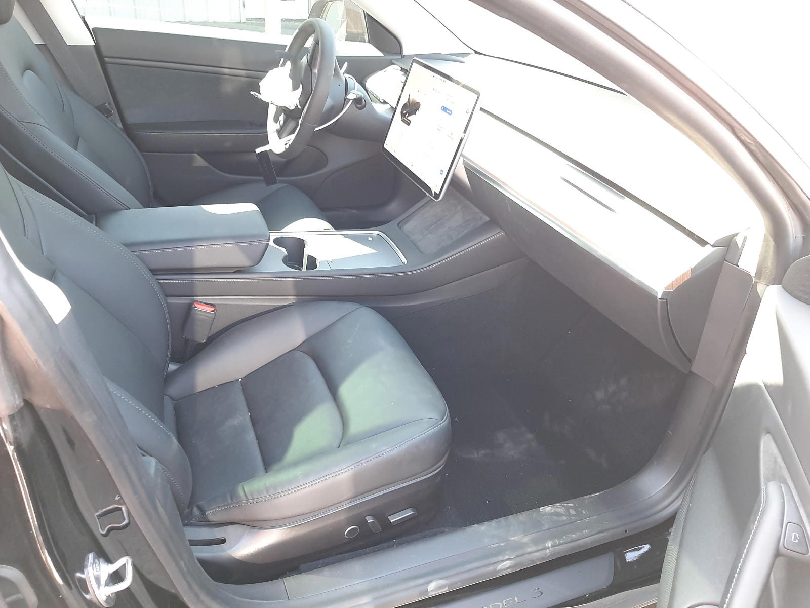 Photo 5 from auction – 2021 TESLA MODEL 3 with VIN 5YJ3E1EB1MF866831