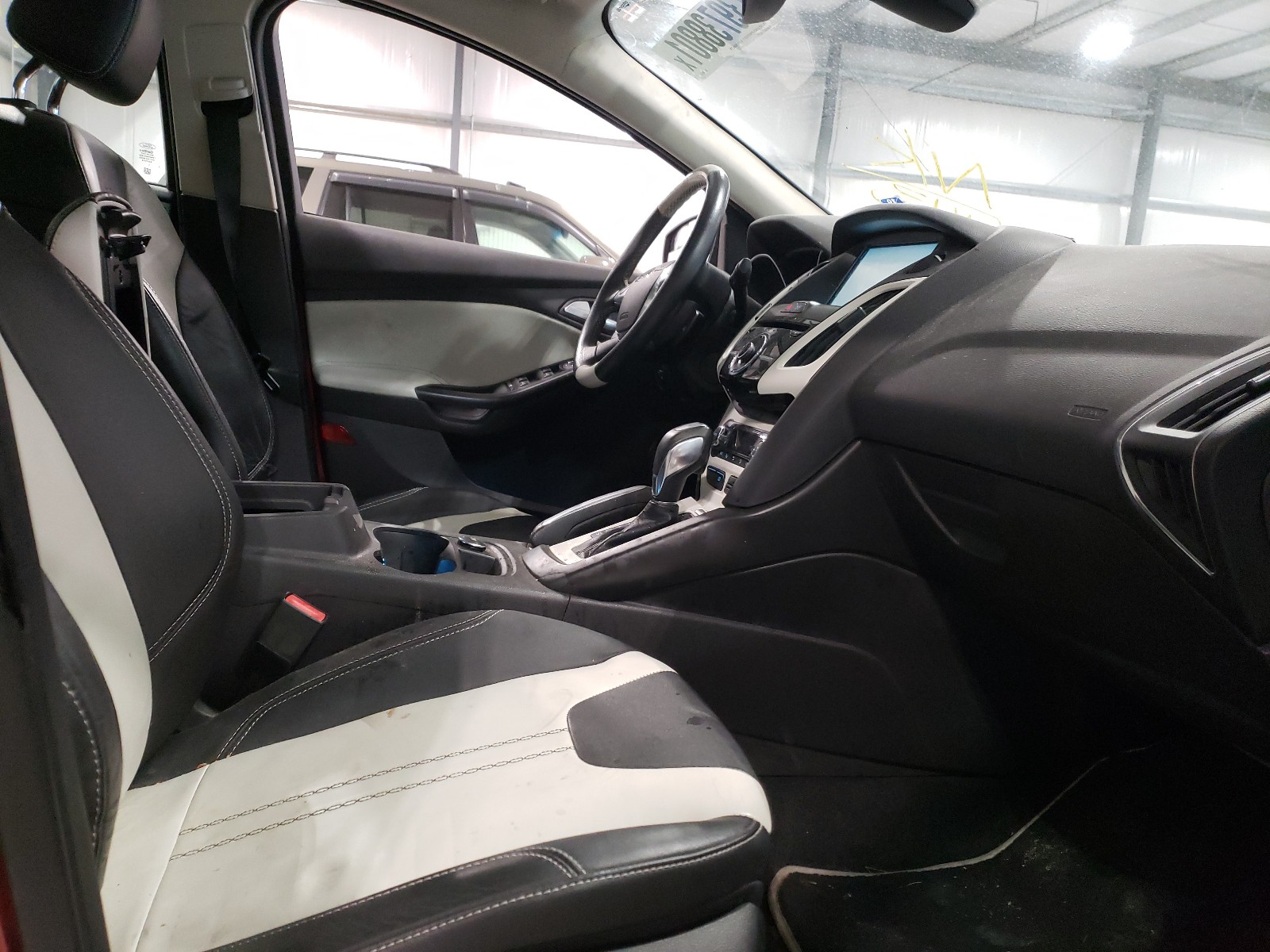 Photo 5 from auction – 2012 FORD FOCUS TITA with VIN 1FAHP3J28CL386143
