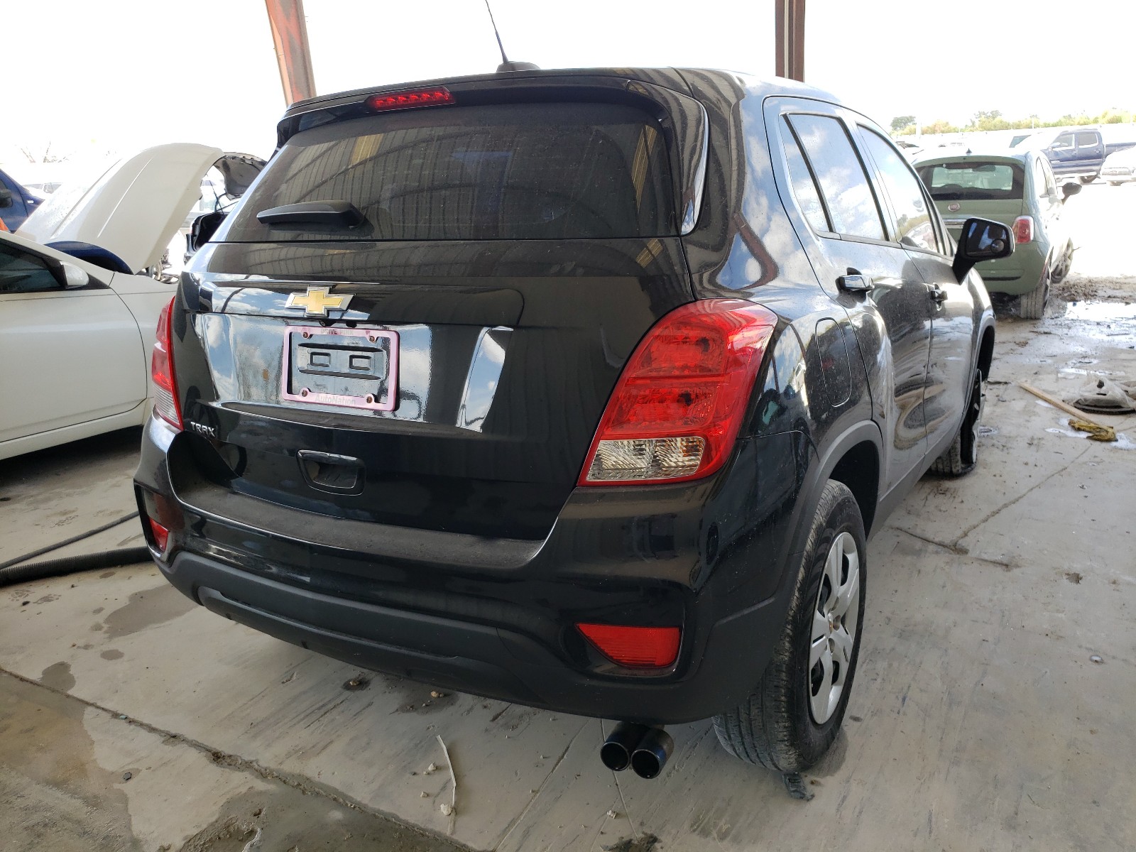 Photo 4 from auction – 2018 CHEVROLET TRAX LS with VIN 3GNCJKSB3JL371315