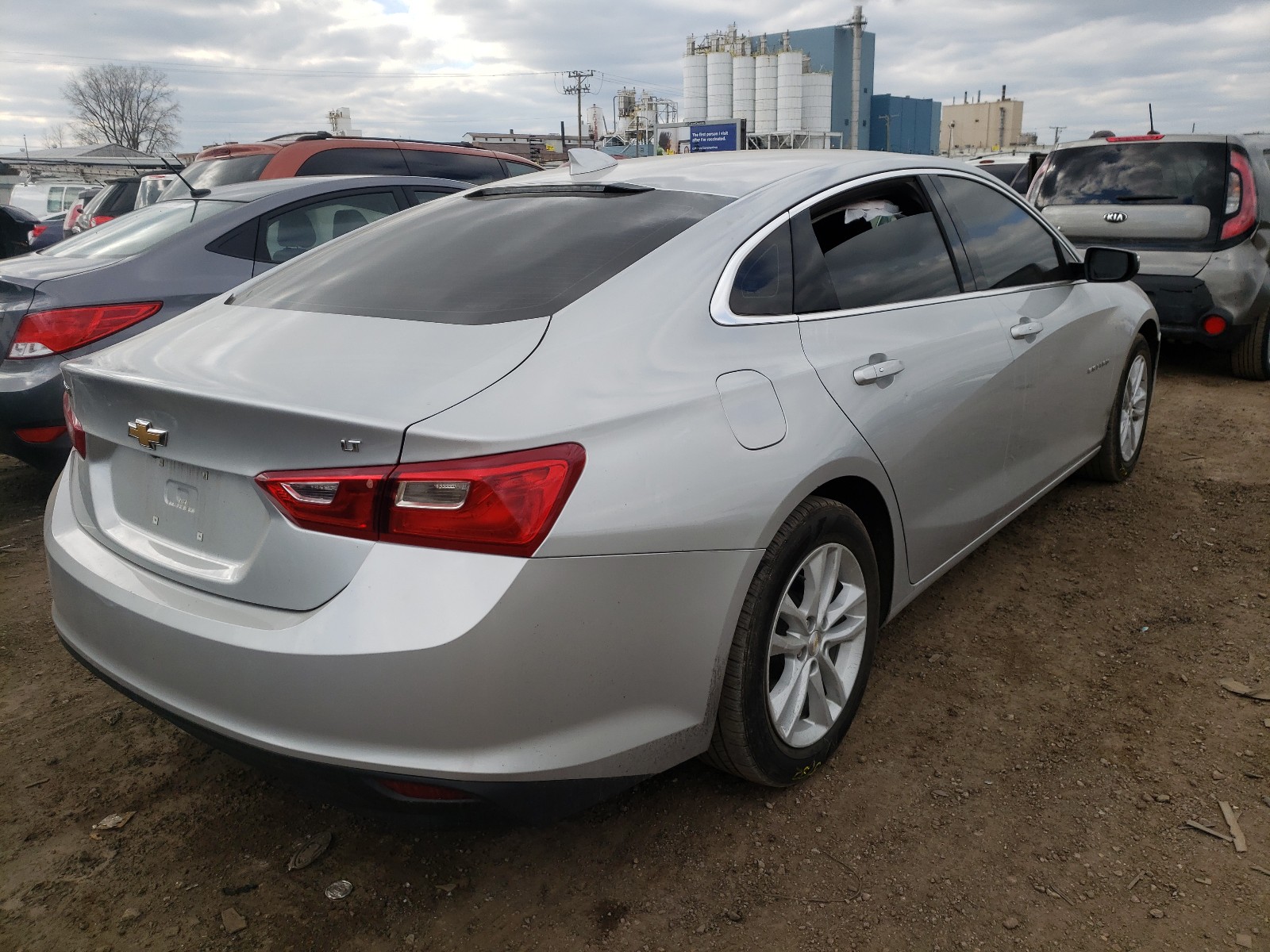 Photo 4 from auction – 2018 CHEVROLET MALIBU with VIN 1G1ZD5ST4JF246458