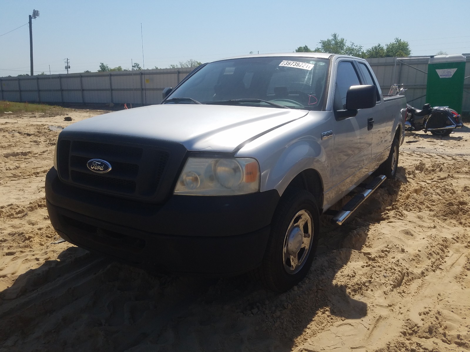Photo 2 from auction – 2006 FORD F150 with VIN 1FTRX12W16NA33675