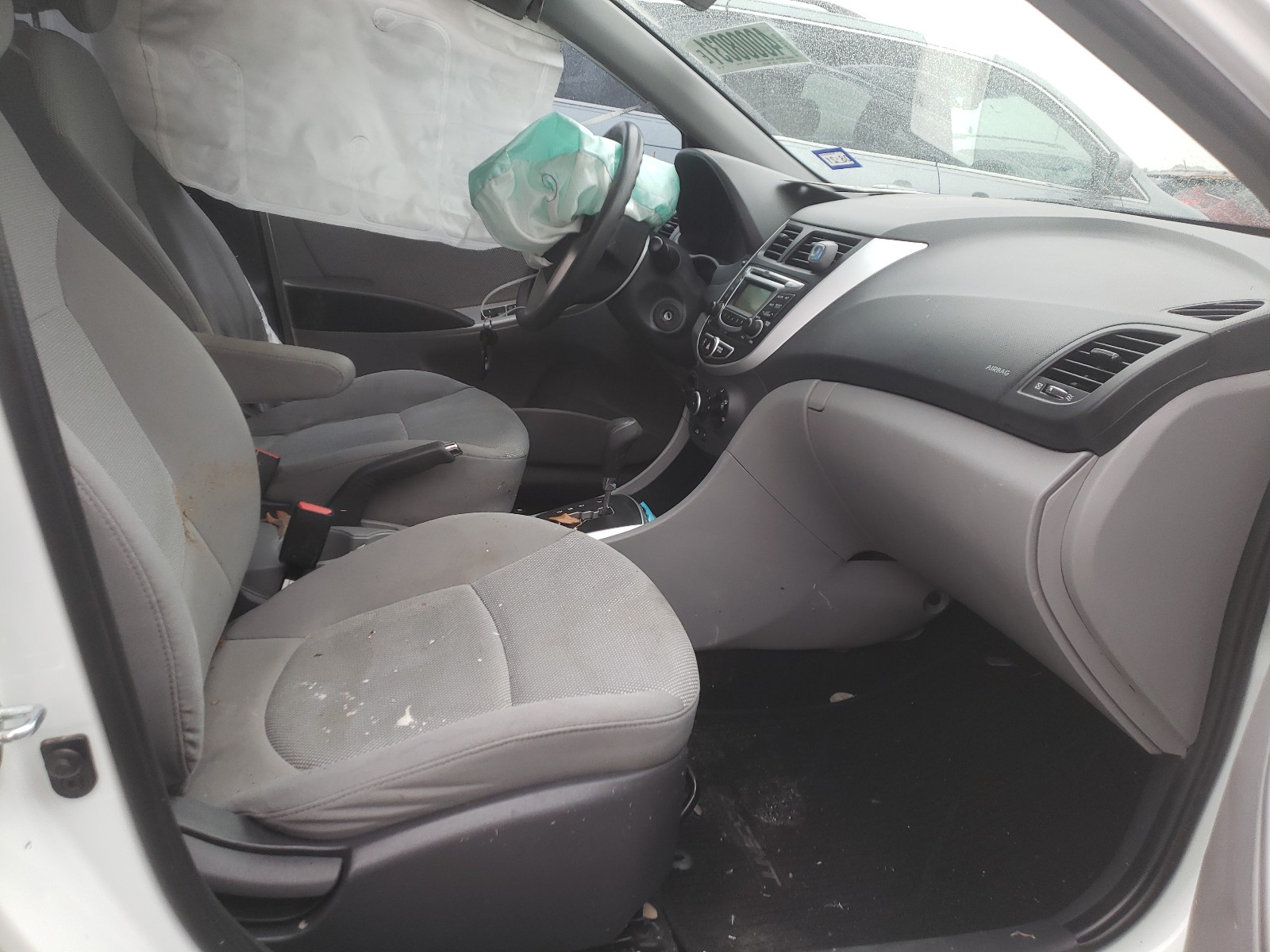 Photo 5 from auction – 2013 HYUNDAI ACCENT GLS with VIN KMHCT5AE4DU118591
