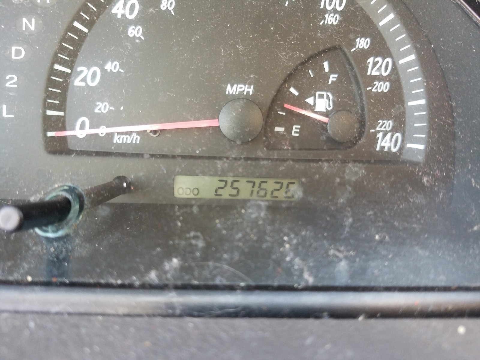 Photo 8 from auction – 2004 TOYOTA CAMRY LE with VIN JTDBE32K640272133