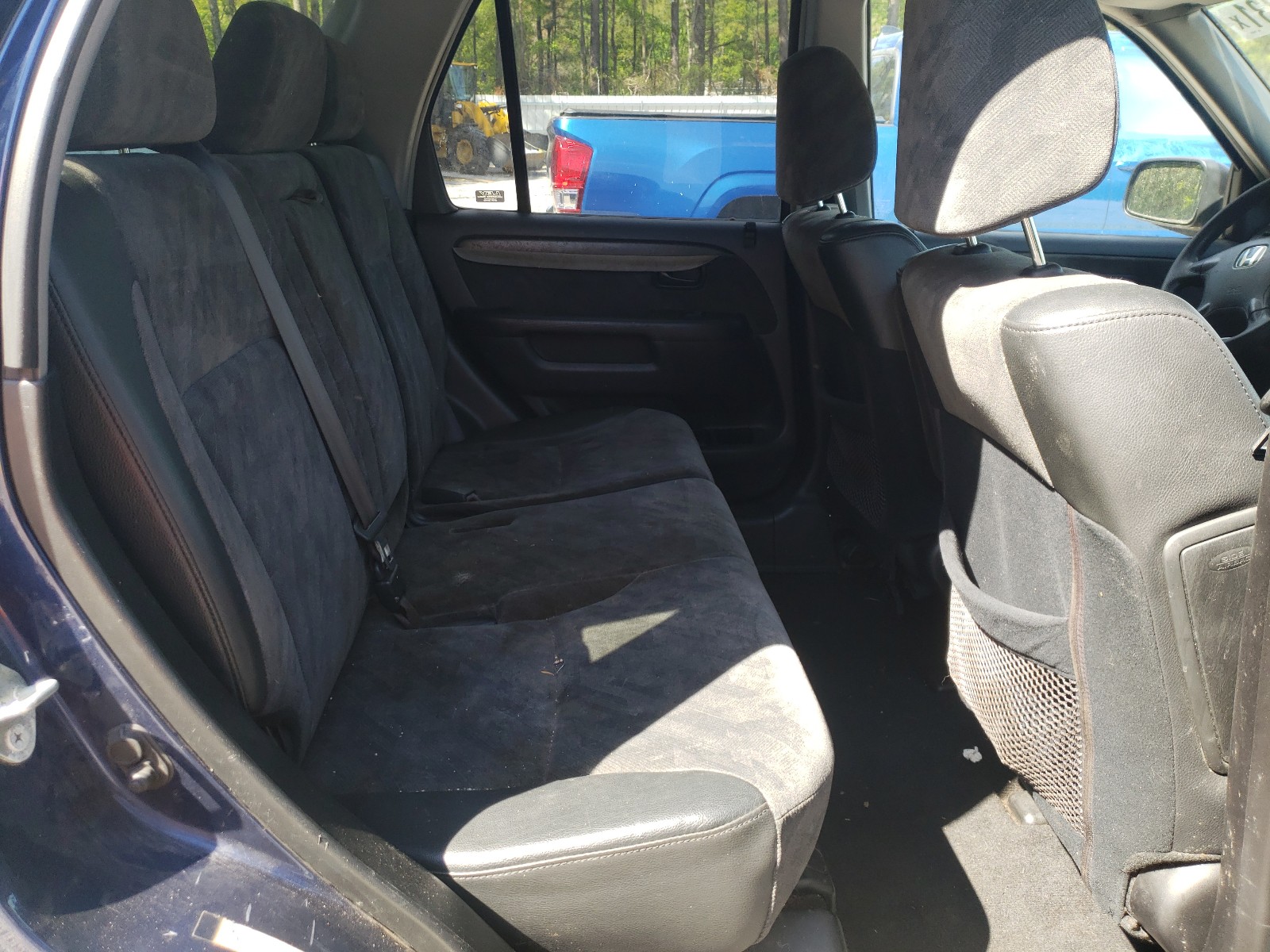 Photo 6 from auction – 2003 HONDA CR-V EX with VIN JHLRD78813C009889