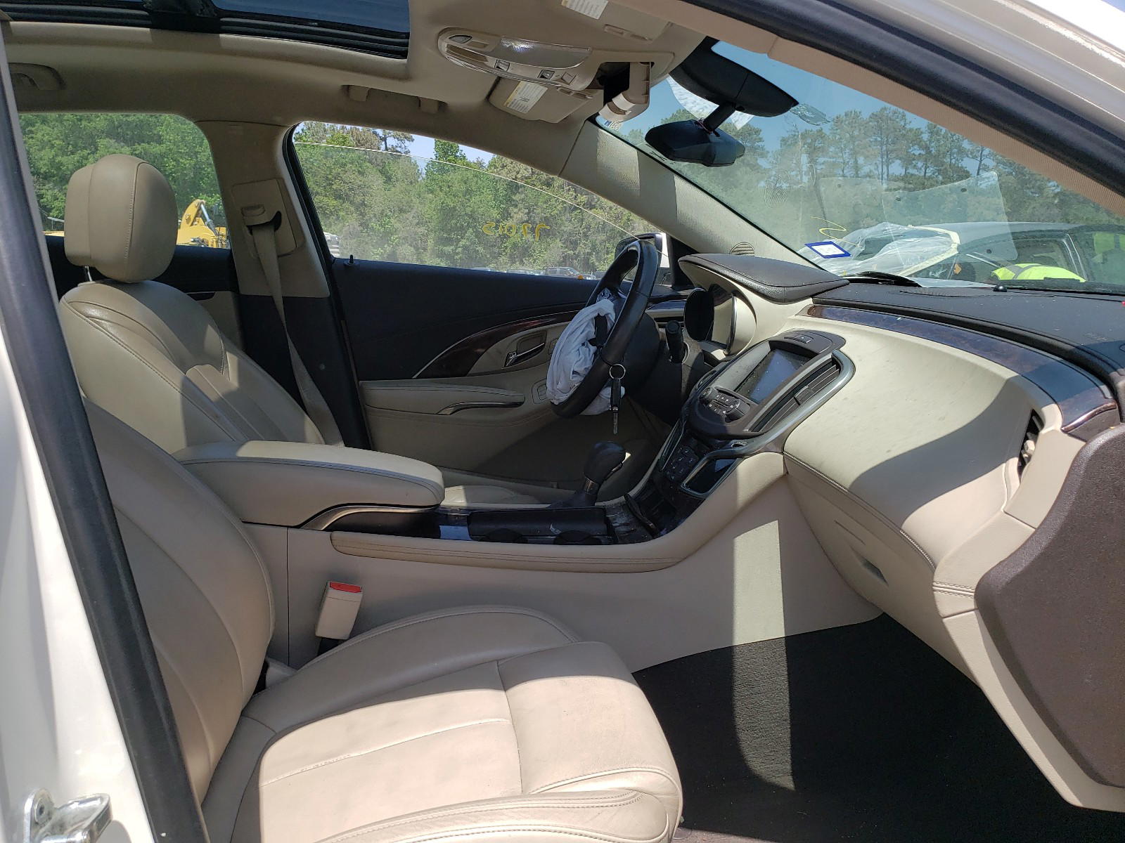 Photo 5 from auction – 2014 BUICK LACROSSE with VIN 1G4GB5G32EF184024