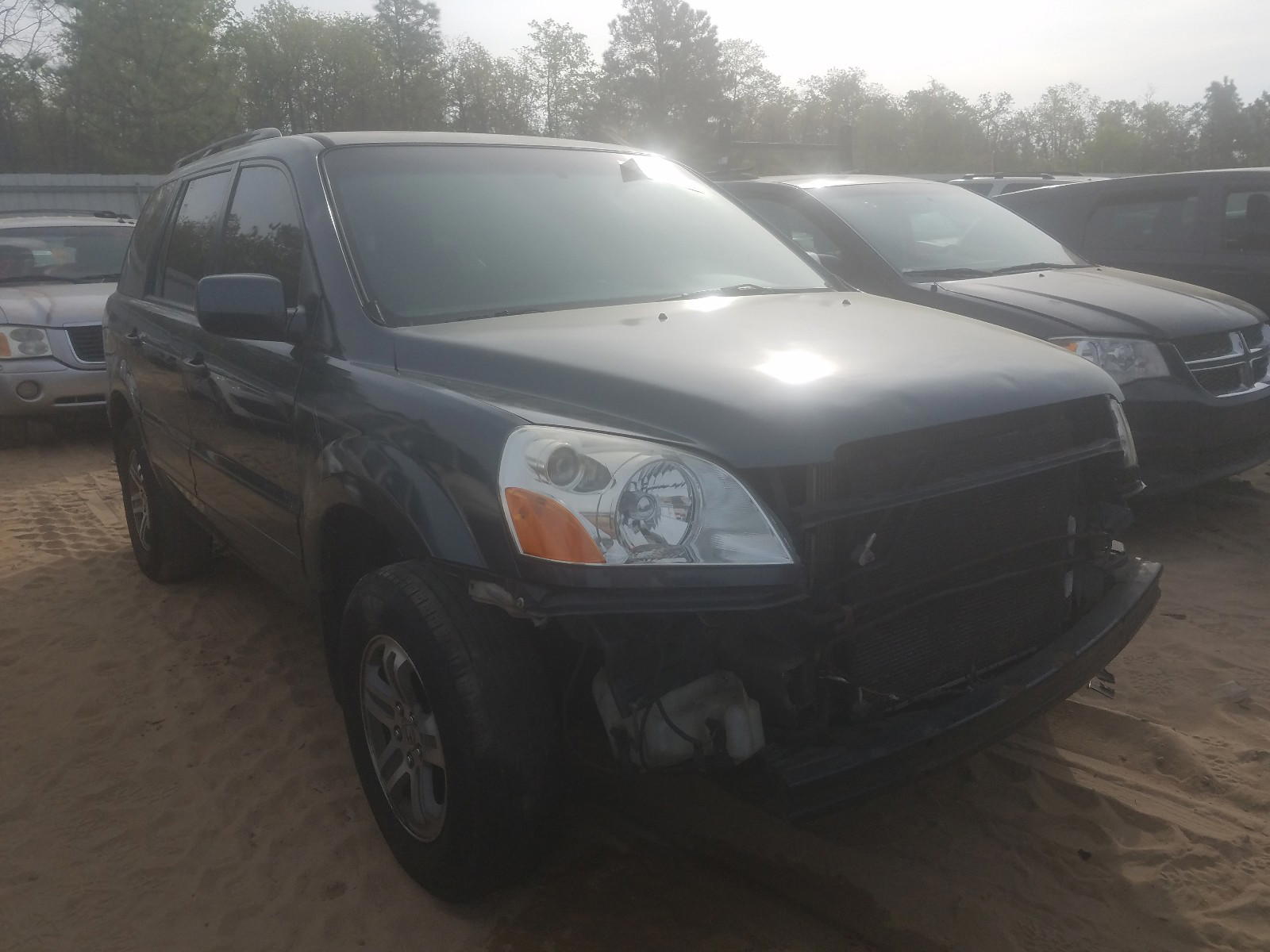 HONDA PILOT EXL 2003 with VIN 2HKYF18573H604322 - Photo from auction