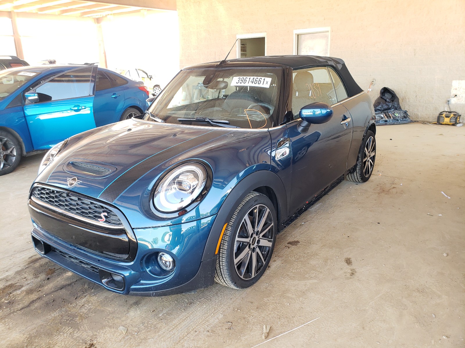 Foto 2 de la subasta – 2021 MINI COOPER S con VIN WMWWJ5C06M3M46154