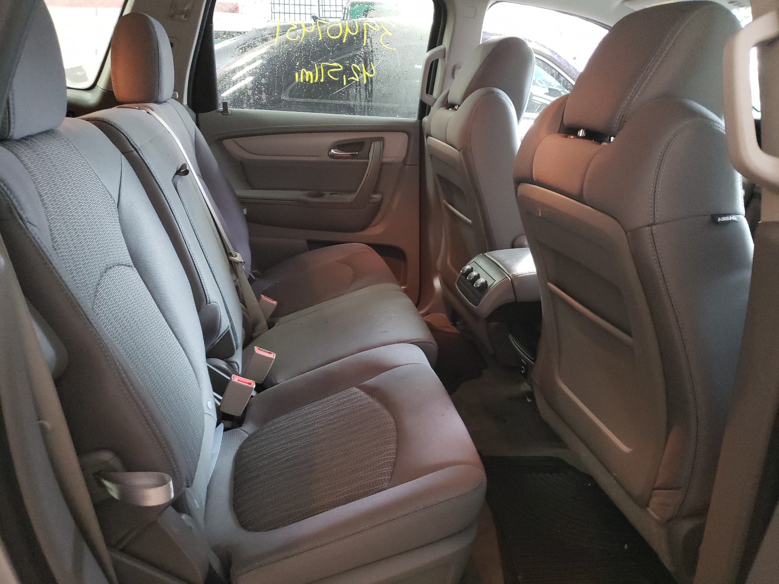 Photo 6 from auction – 2017 CHEVROLET TRAVERSE L with VIN 1GNKVFED3HJ282804