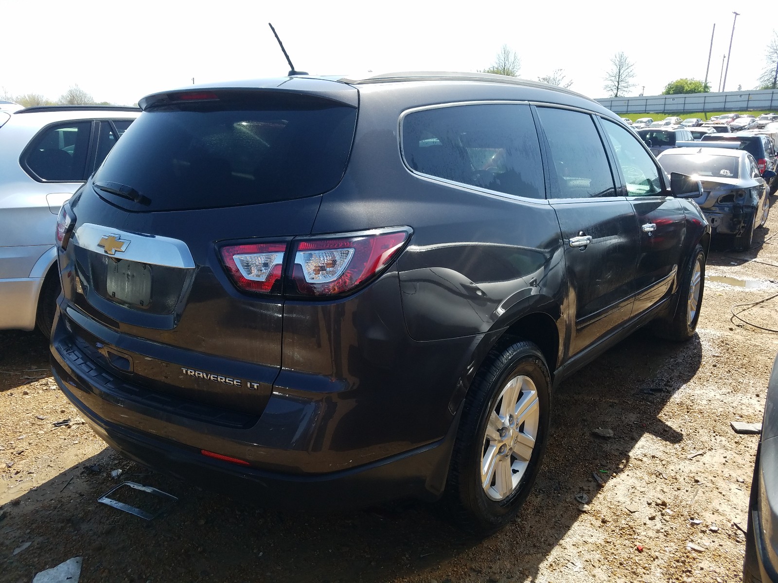 Photo 4 from auction – 2013 CHEVROLET TRAVERSE L with VIN 1GNKRGKD2DJ132028