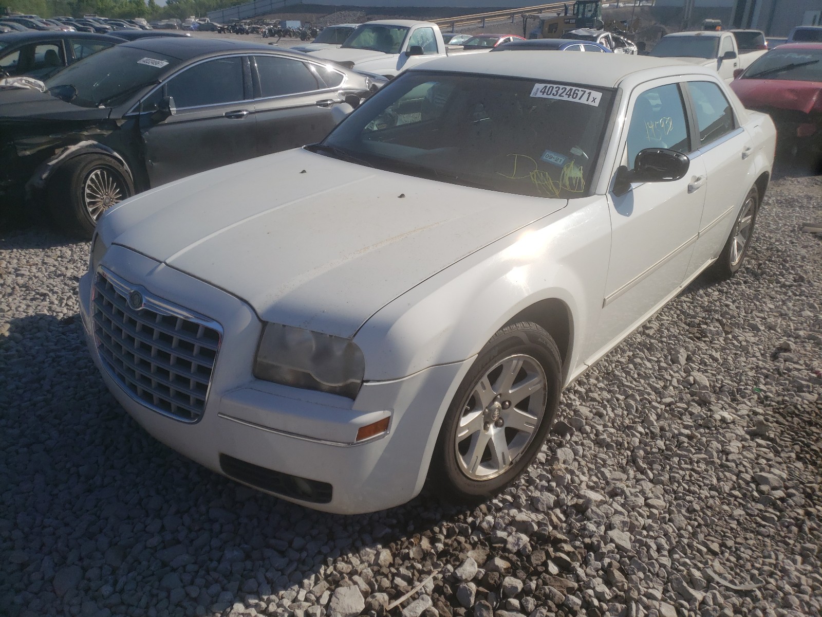 Photo 2 from auction – 2005 CHRYSLER 300 with VIN 2C3KA53GX6H384194