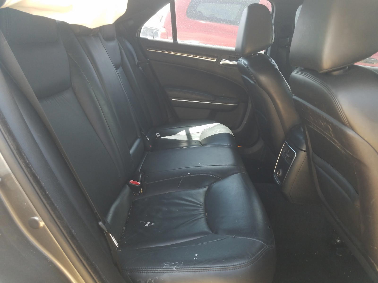 Photo 6 from auction – 2011 CHRYSLER 300 LIMITE with VIN 2C3CA5CG9BH595336