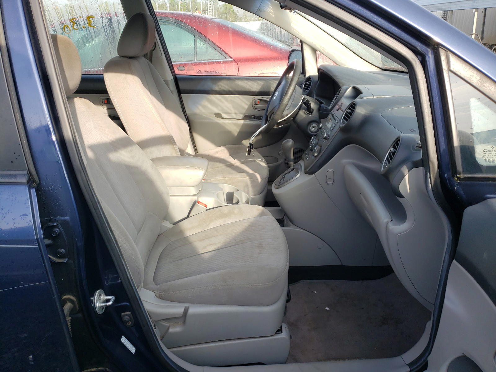 Photo 5 from auction – 2008 KIA RONDO BASE with VIN KNAFG525087130839