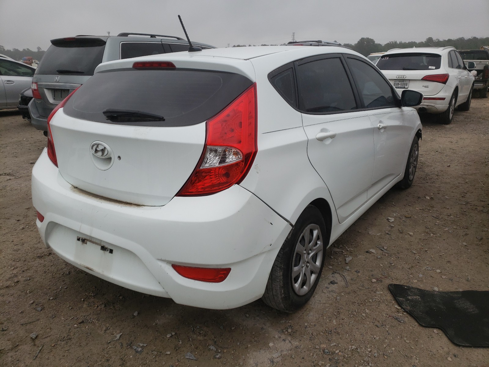 Photo 4 from auction – 2013 HYUNDAI ACCENT GLS with VIN KMHCT5AE4DU118591