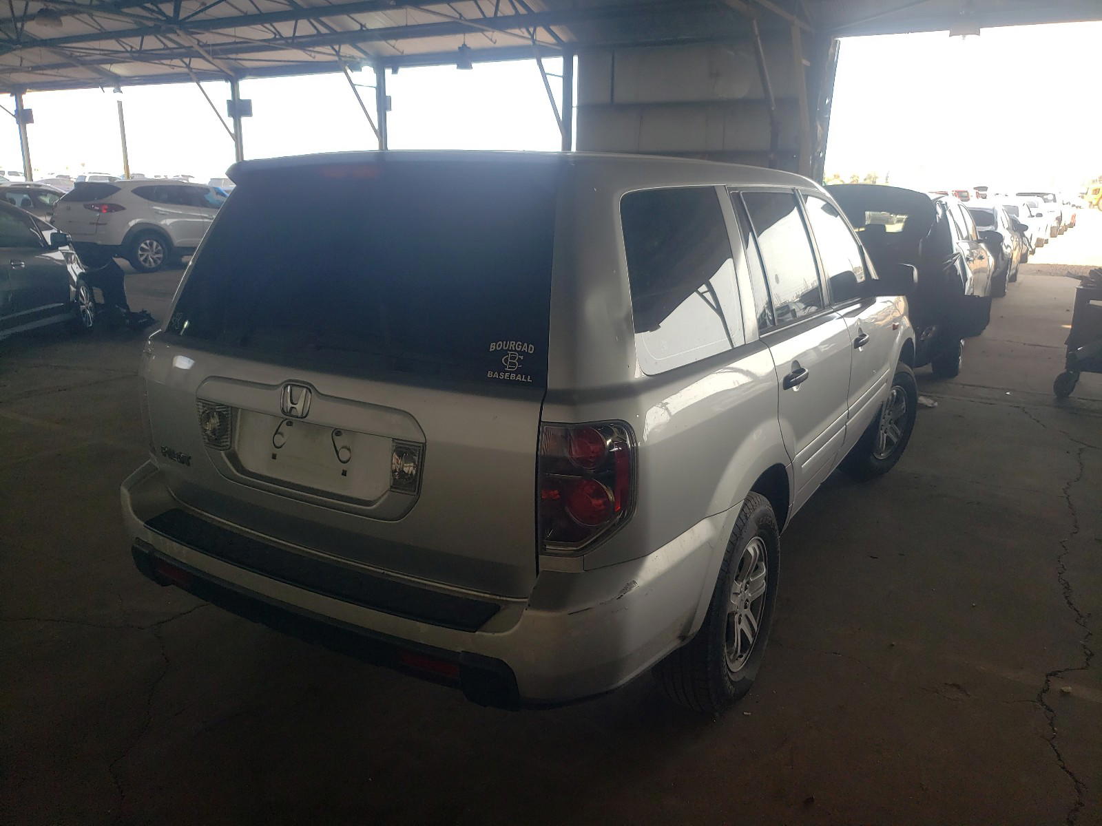 Photo 4 from auction – 2006 HONDA PILOT LX with VIN 5FNYF28186B051489