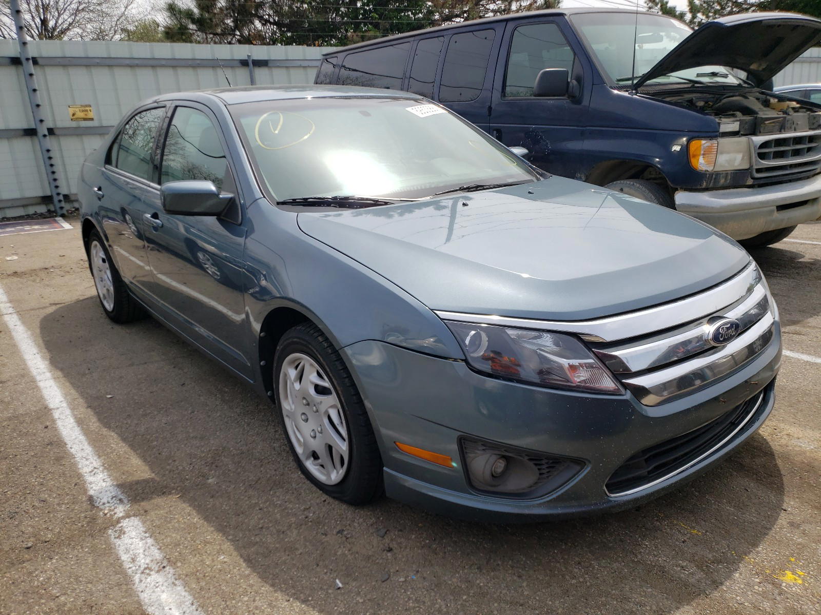 FORD FUSION 2011 with VIN 3FAHP0HA2BR223709 - Photo from auction
