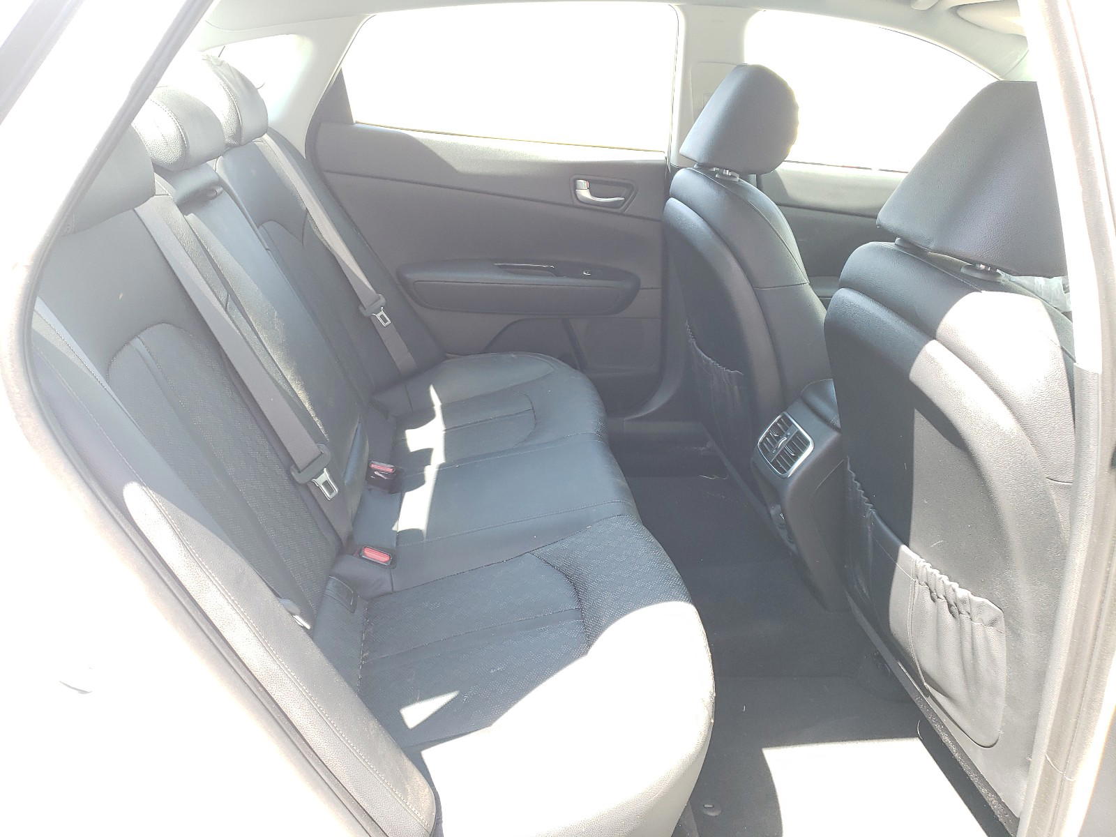 Photo 16 from auction – 2018 KIA OPTIMA PLU with VIN KNAGV4LD4J5022977