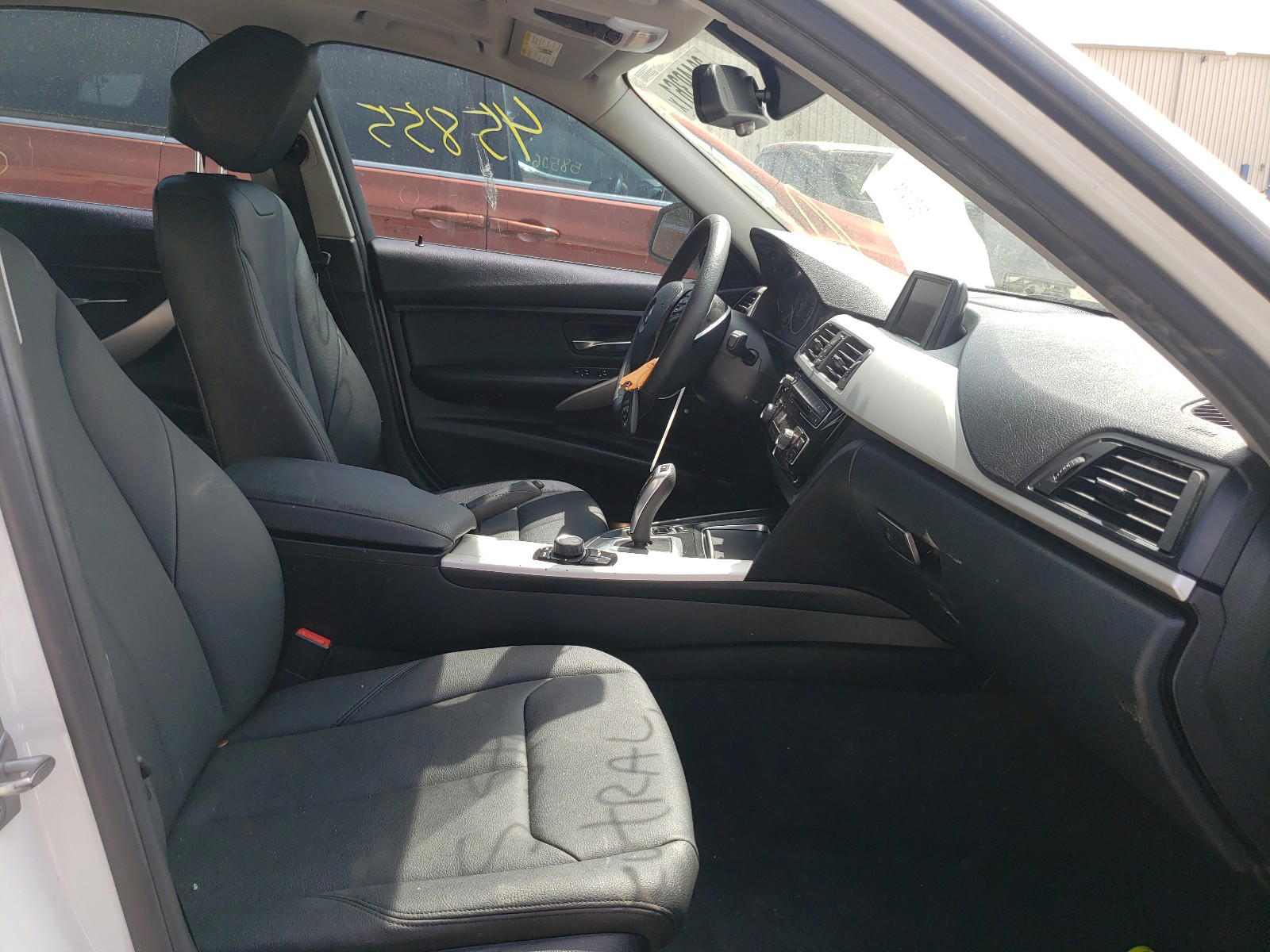 Photo 5 from auction – 2017 BMW 320 I with VIN WBA8A9C56HK619954