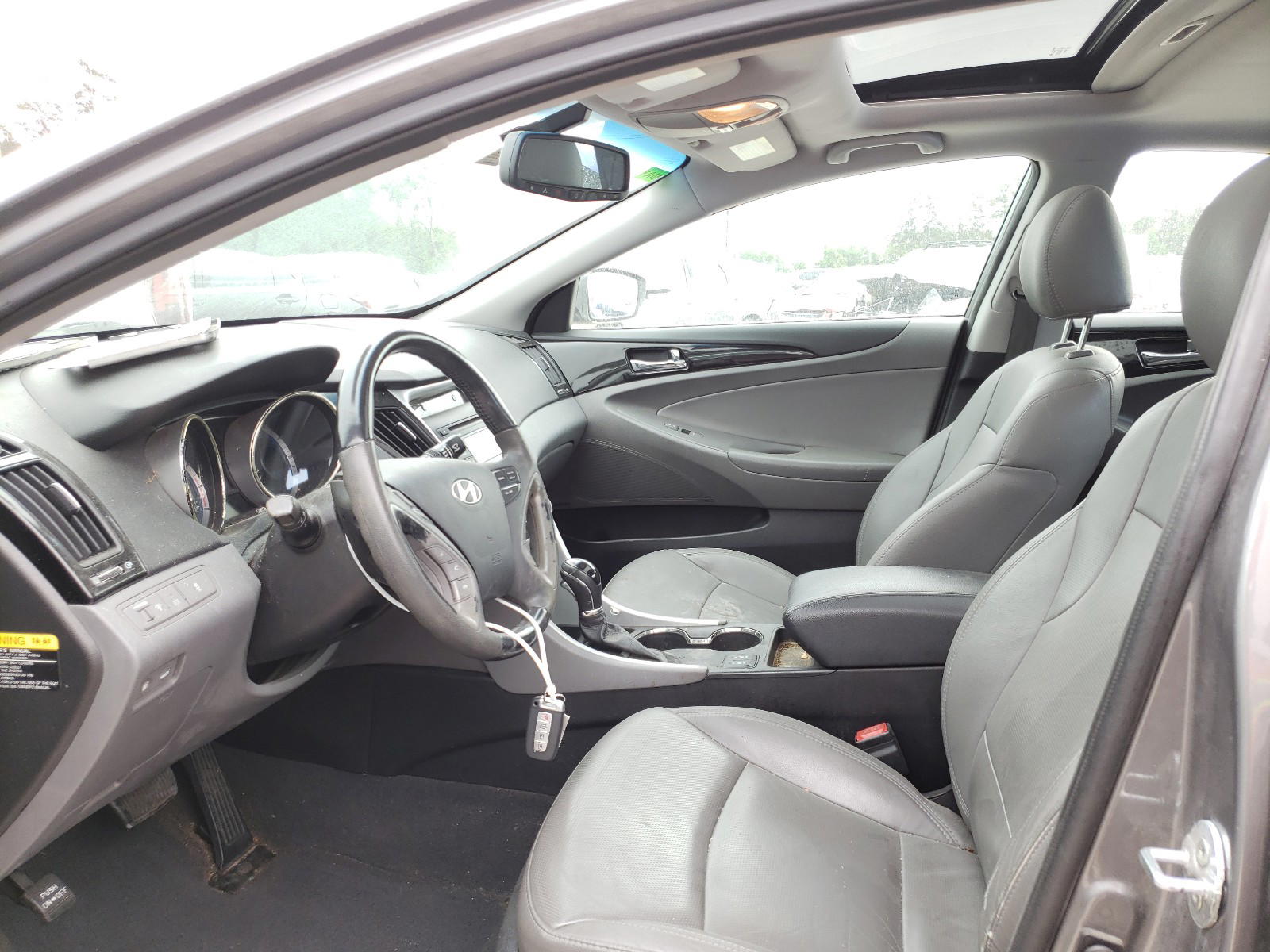 Photo 9 from auction – 2013 HYUNDAI SONATA SE with VIN 5NPEC4AC8DH665332