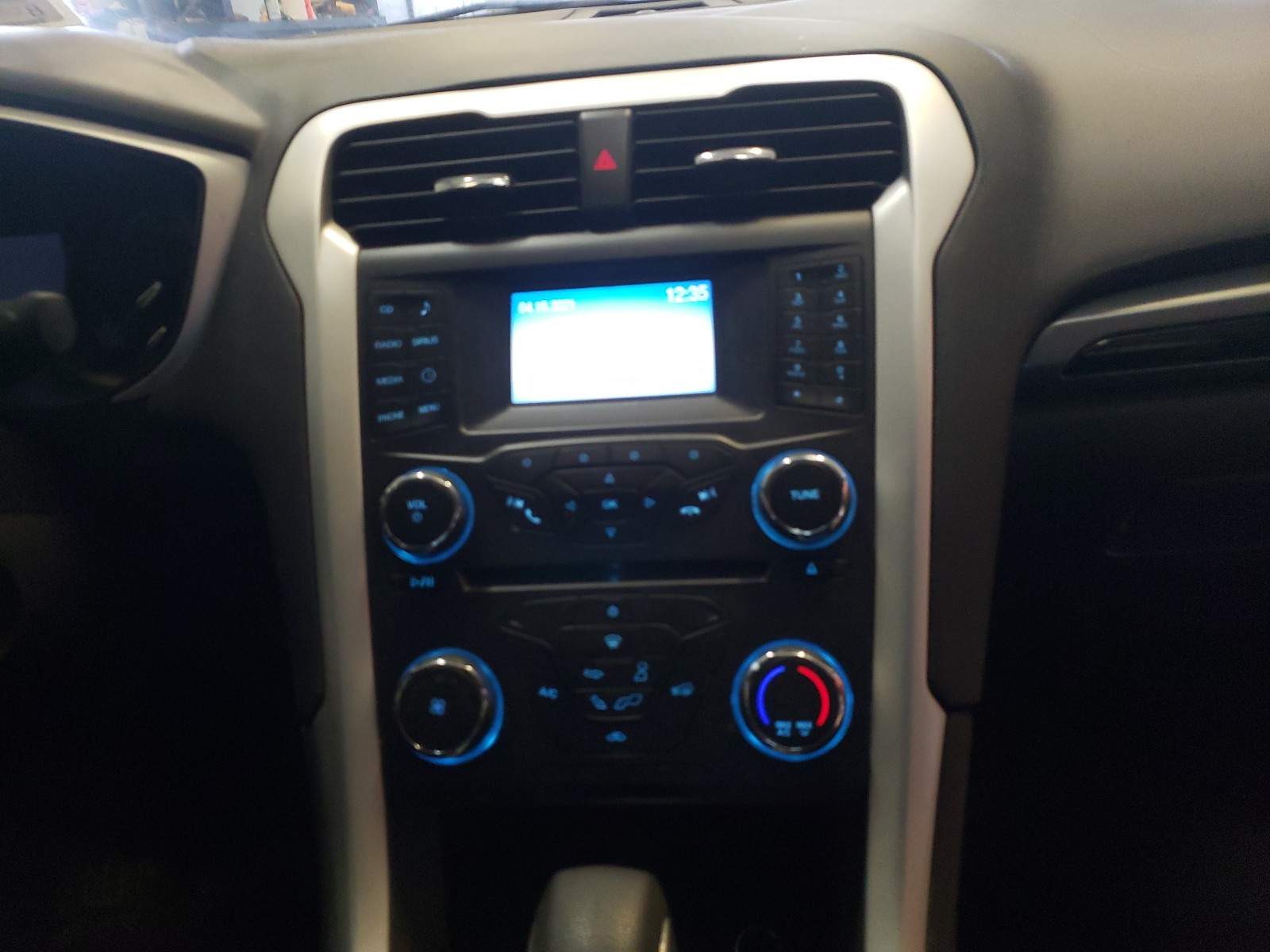 Photo 9 from auction – 2015 FORD FUSION SE with VIN 3FA6P0H90FR309779