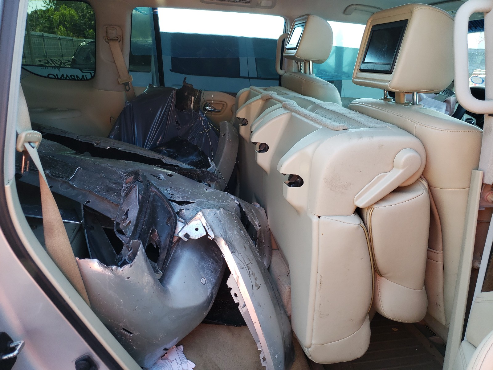 Photo 6 from auction – 2015 INFINITI QX80 with VIN JN8AZ2ND6F9770486