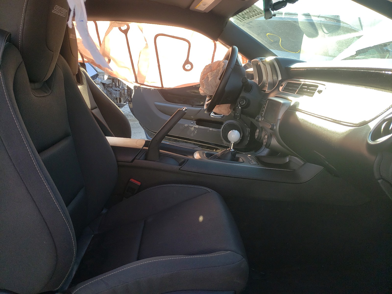 Photo 5 from auction – 2015 CHEVROLET CAMARO SS with VIN 2G1FG1EW1F9299627