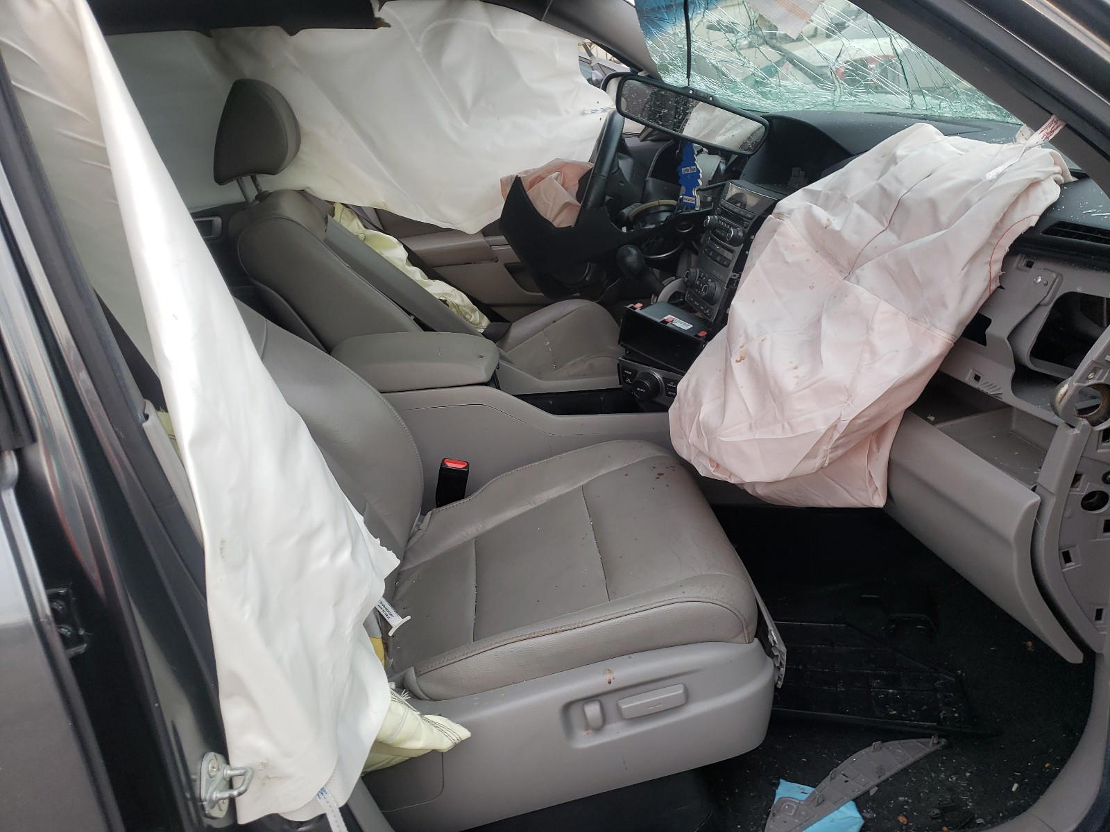 Photo 5 from auction – 2012 HONDA PILOT EXL with VIN 5FNYF3H60CB015454